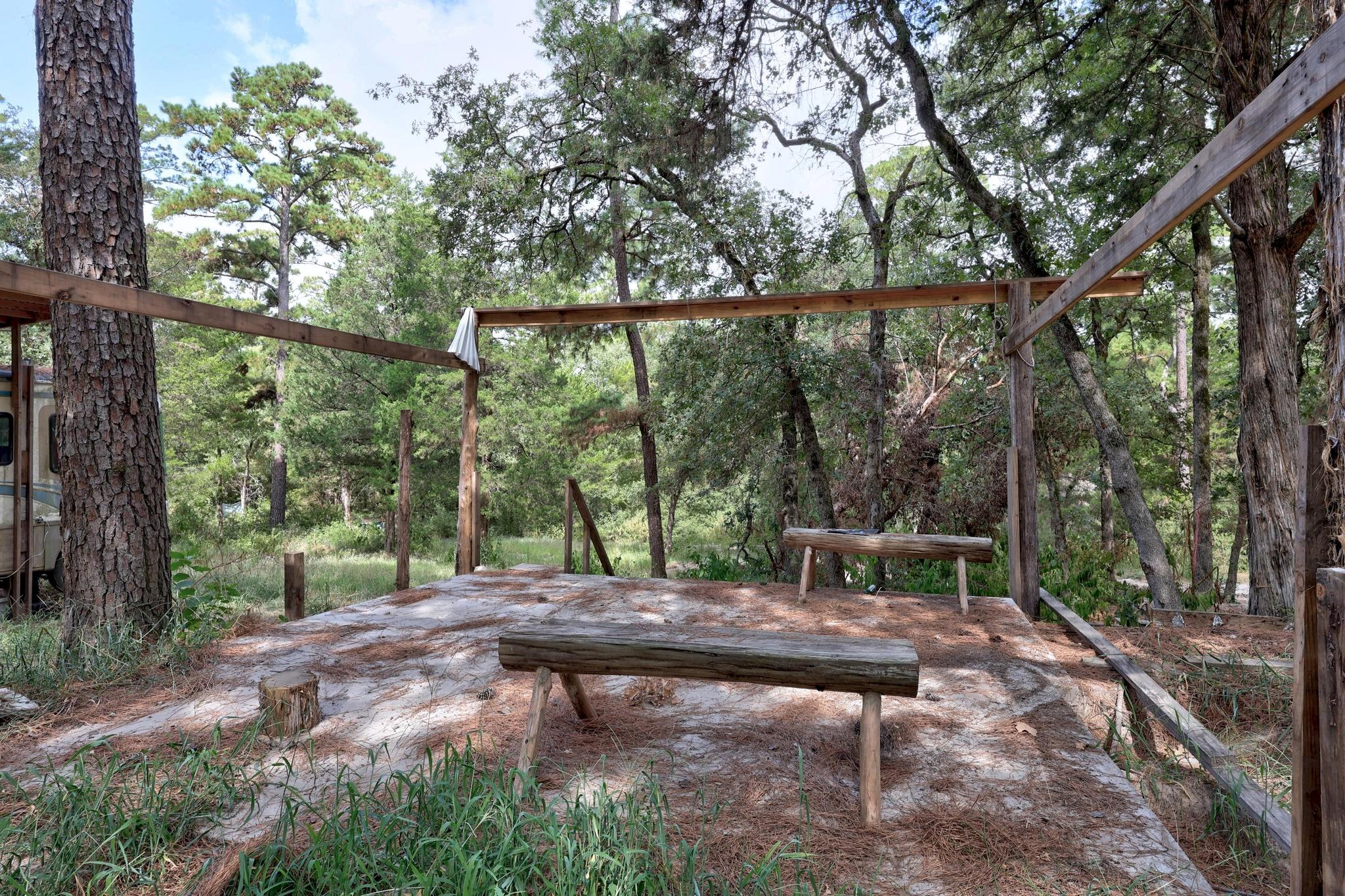 128 Barras Rd, Paige, TX 78659