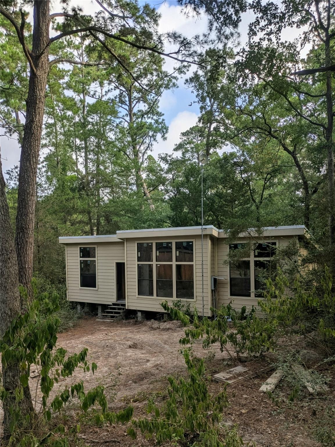 128 Barras Rd, Paige, TX 78659