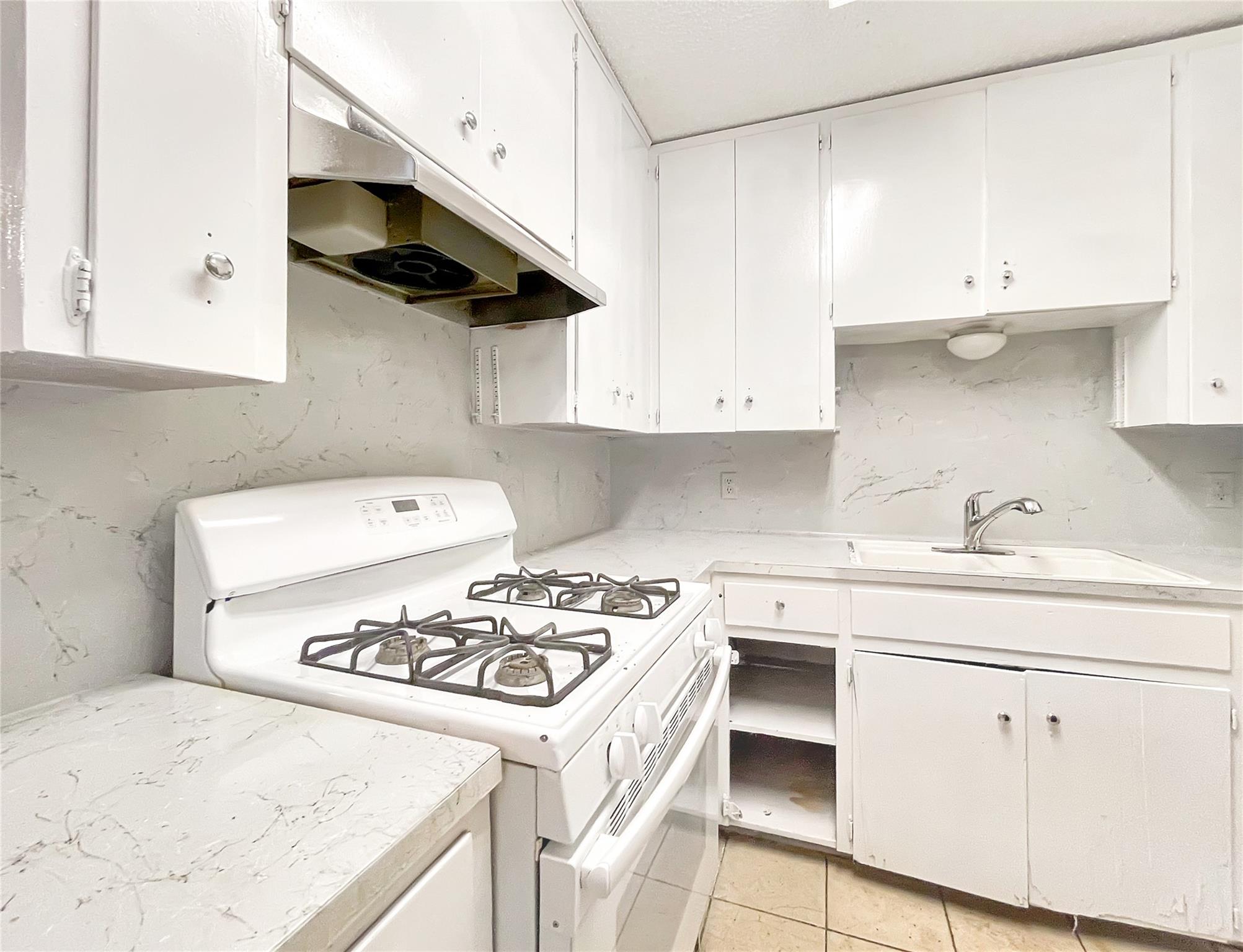 2502 Cecil Dr, Austin, TX 78744