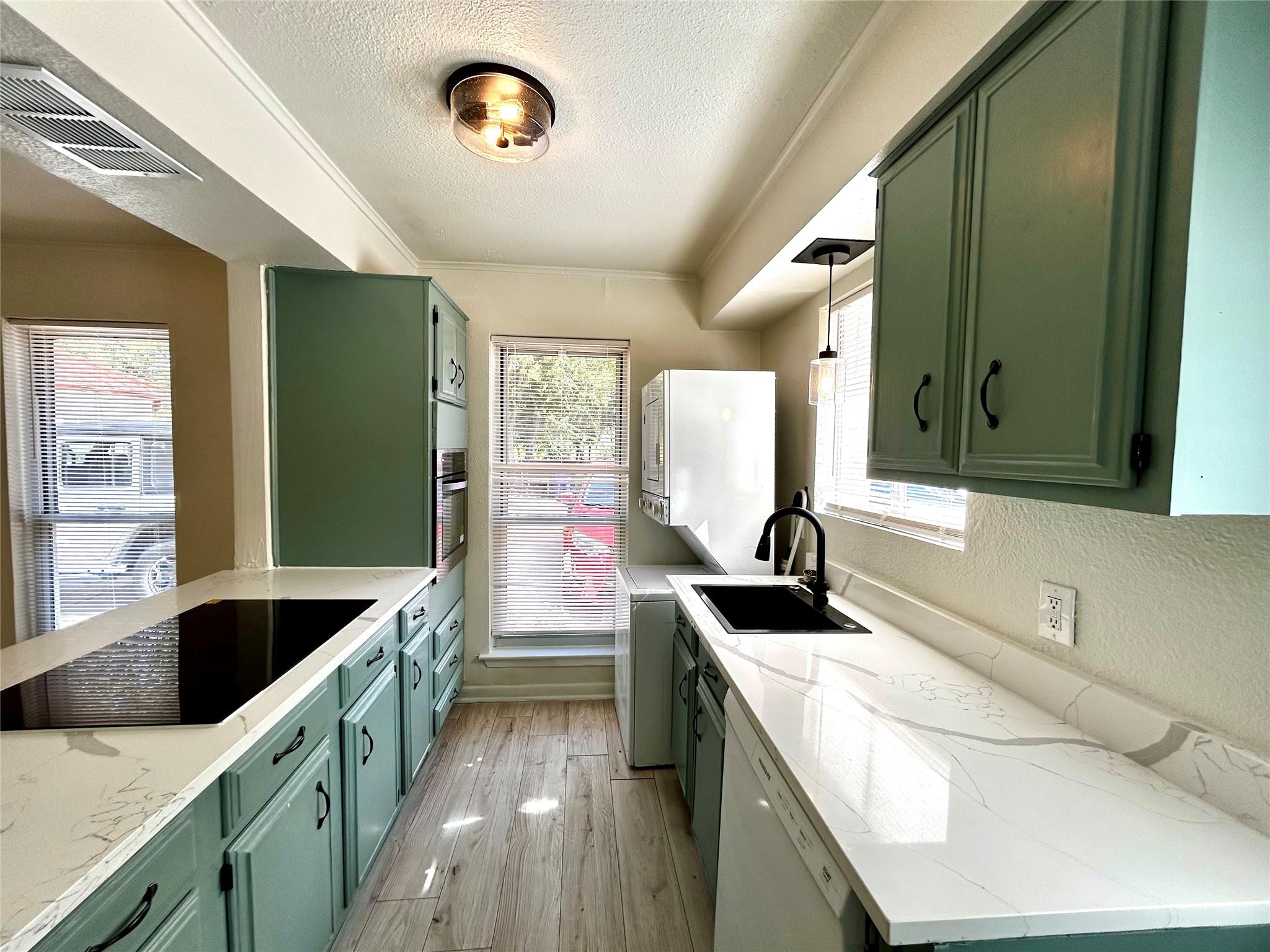 1005 W Martin Luther King Jr Blvd # B, Austin, TX 78701