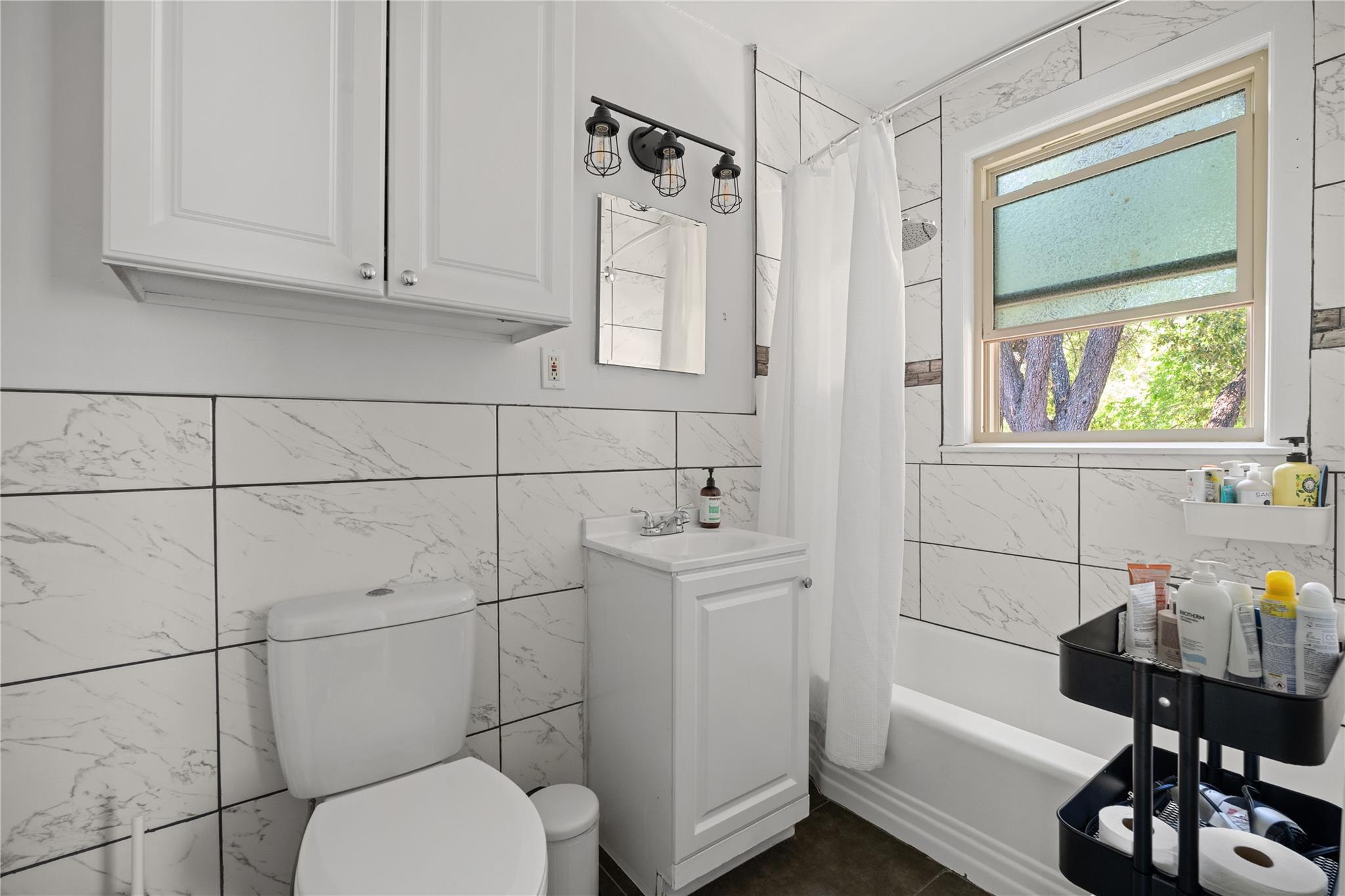 1703 Summit Vw, Austin, TX 78703