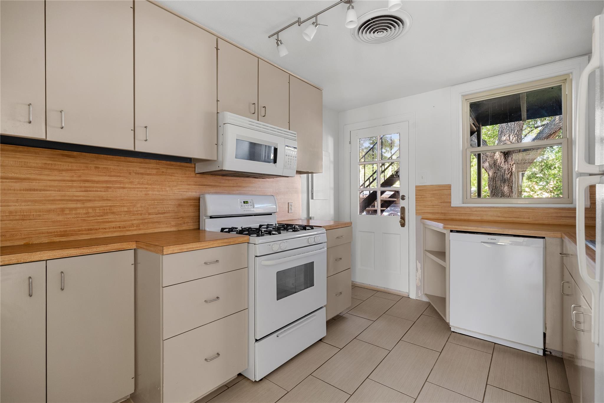 1703 Summit Vw, Austin, TX 78703