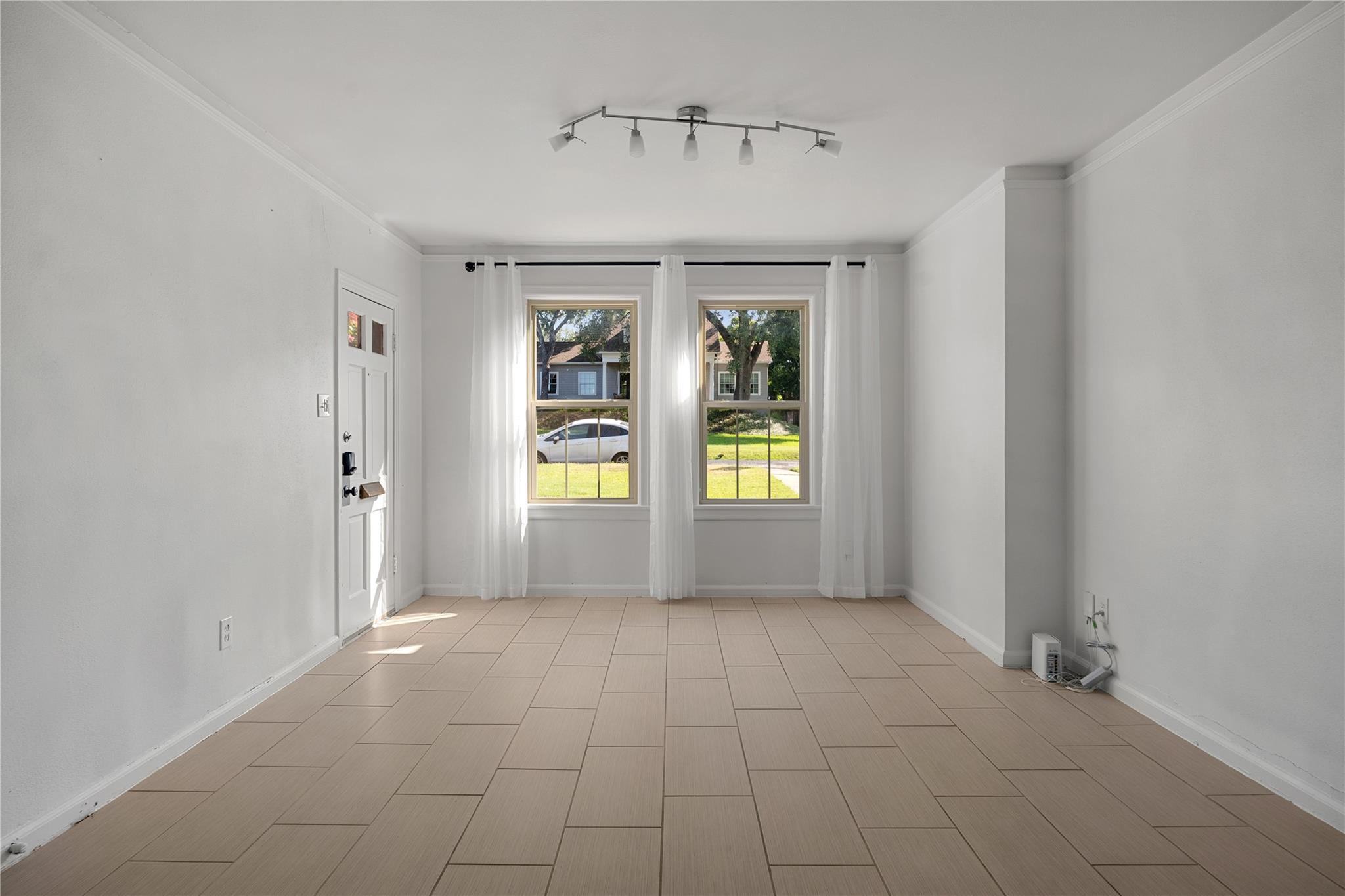 1703 Summit Vw, Austin, TX 78703