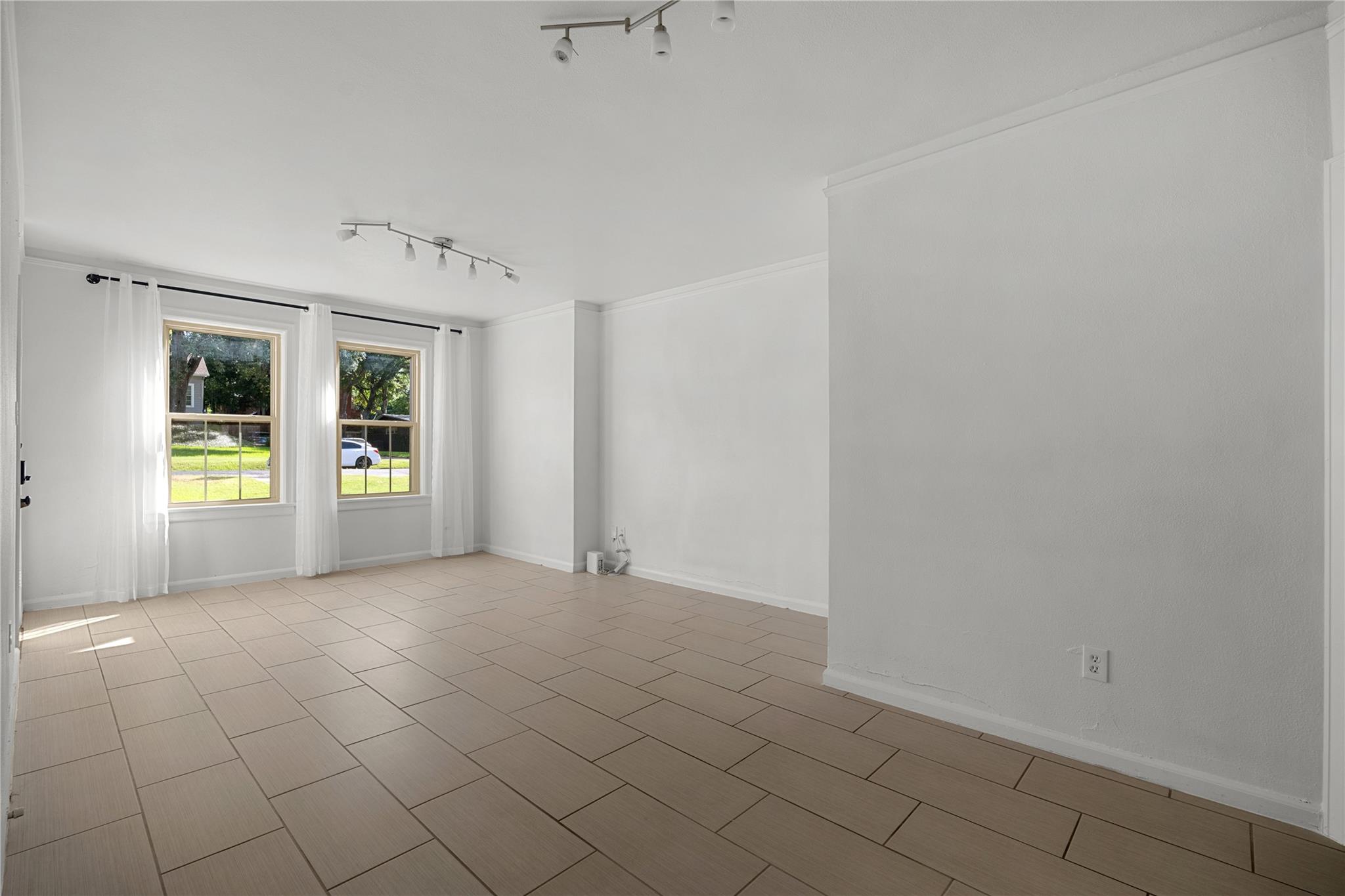 1703 Summit Vw, Austin, TX 78703