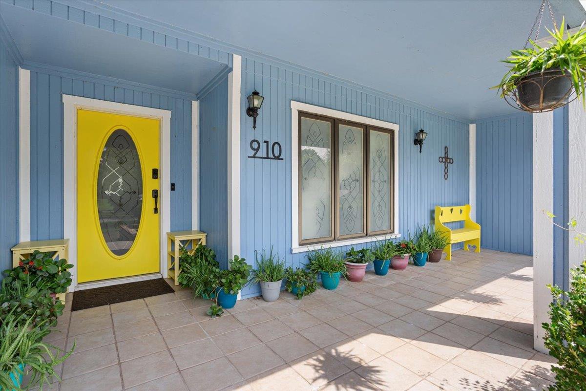 910 Mill Creek Dr, Salado, TX 76571