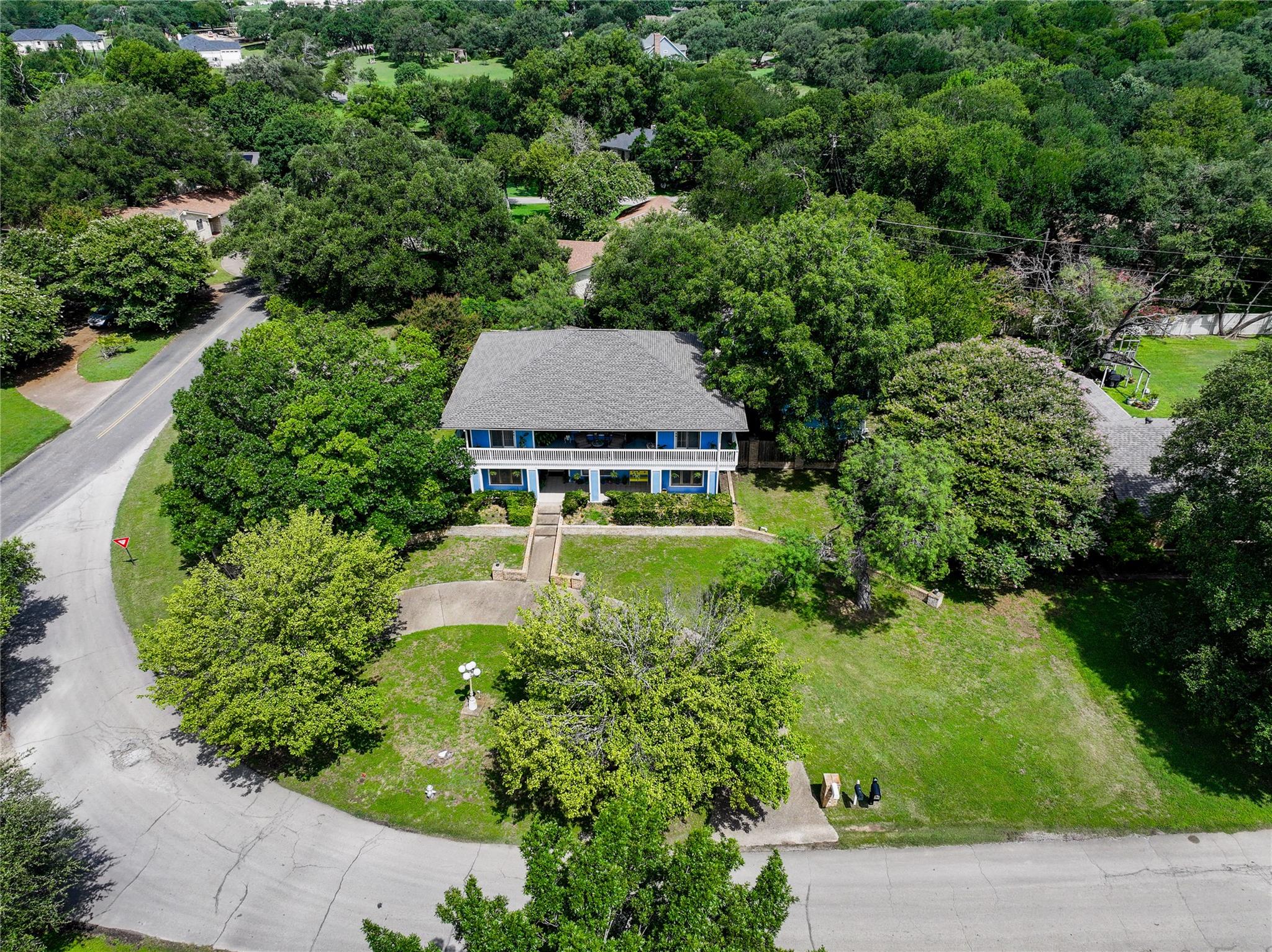 910 Mill Creek Dr, Salado, TX 76571