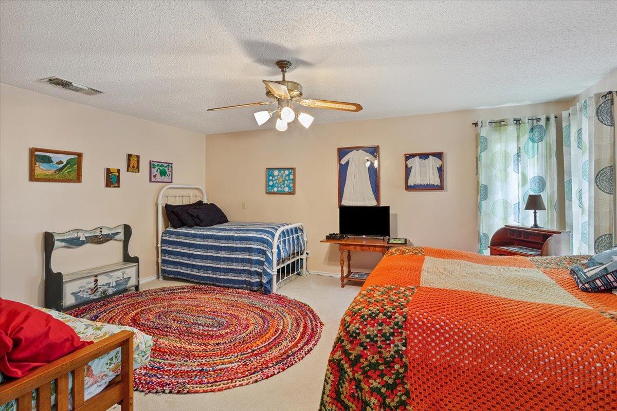 910 Mill Creek Dr, Salado, TX 76571