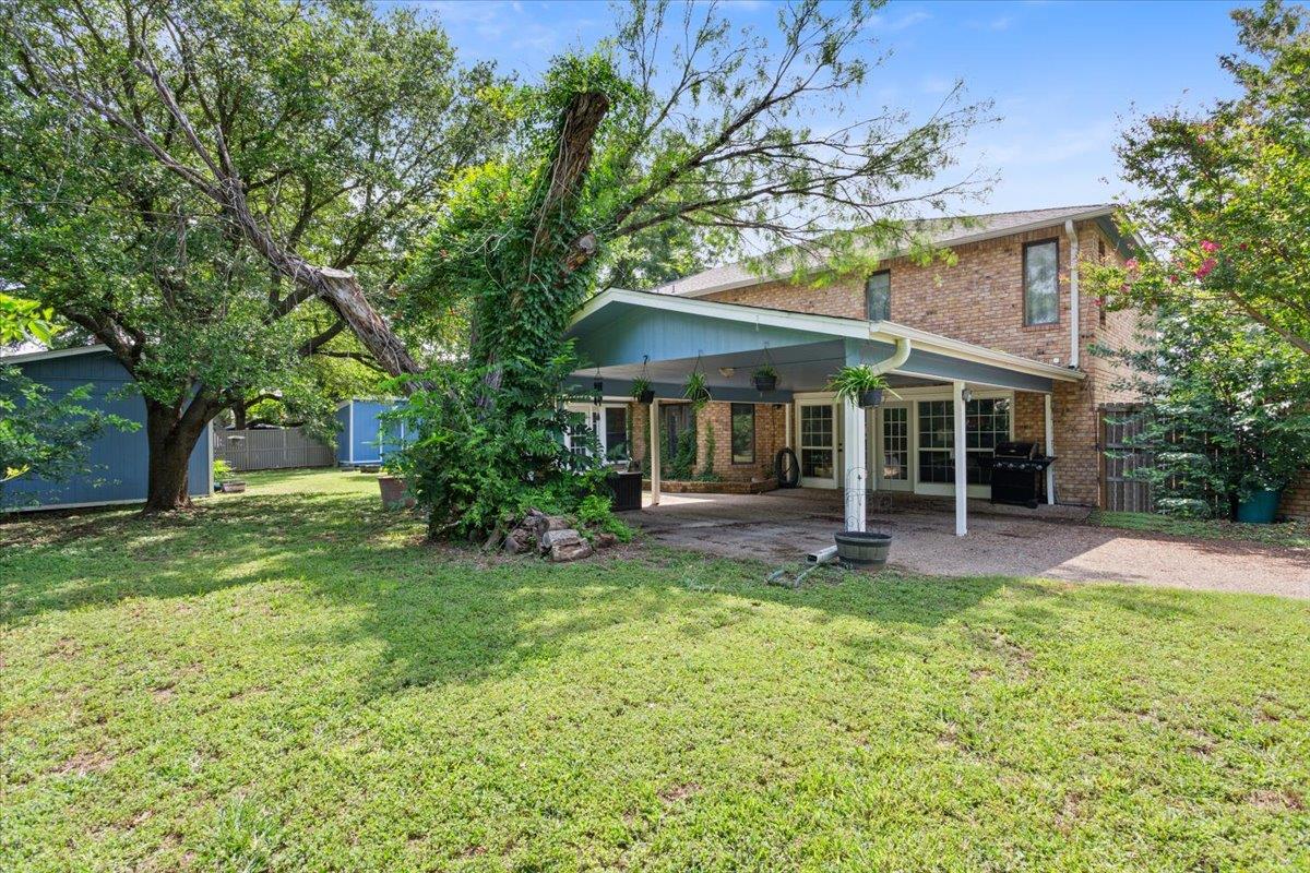 910 Mill Creek Dr, Salado, TX 76571