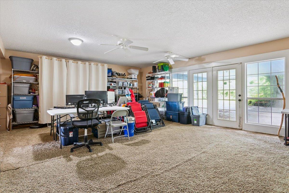 910 Mill Creek Dr, Salado, TX 76571