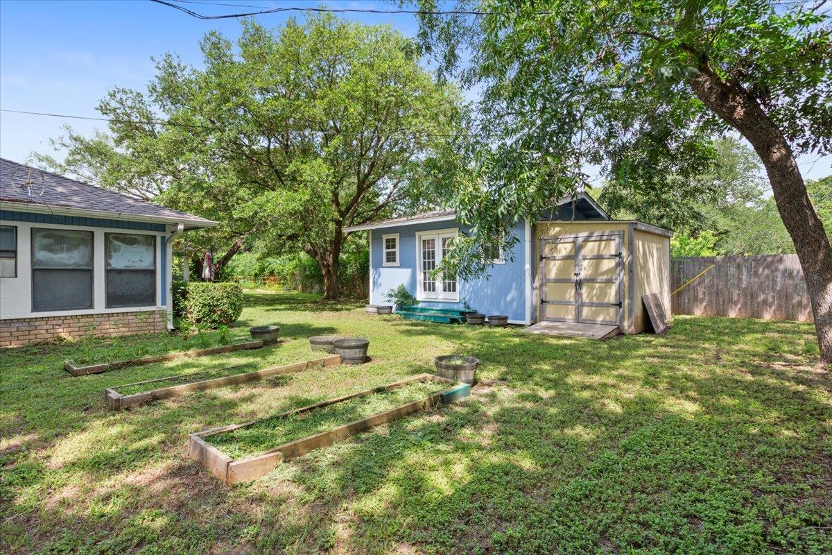 910 Mill Creek Dr, Salado, TX 76571