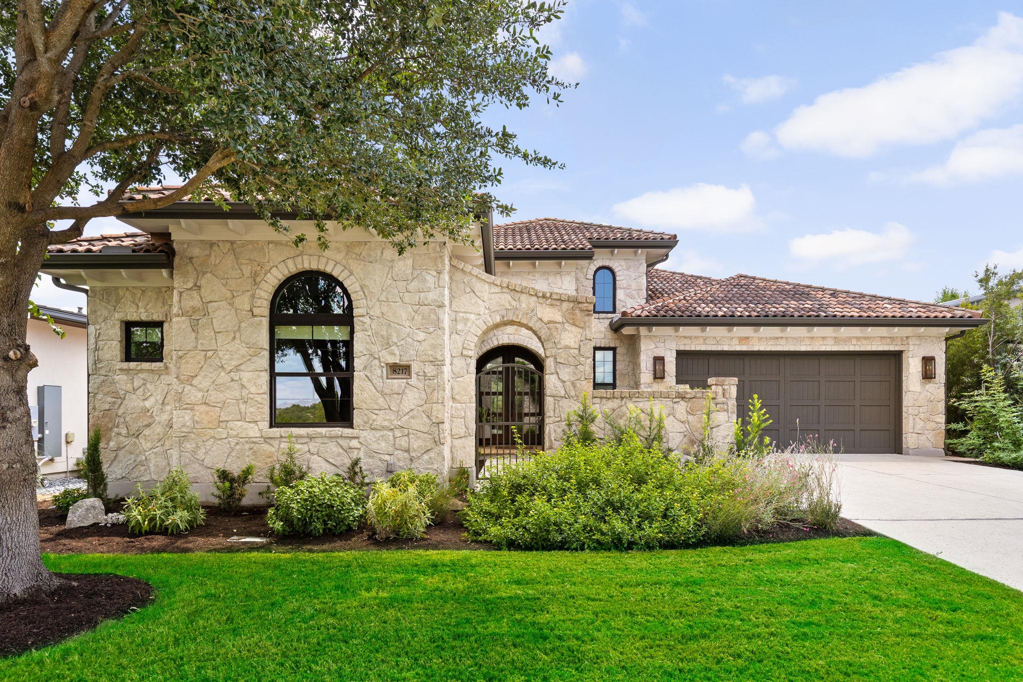 8217 Carranzo Dr W, Austin, TX 78735