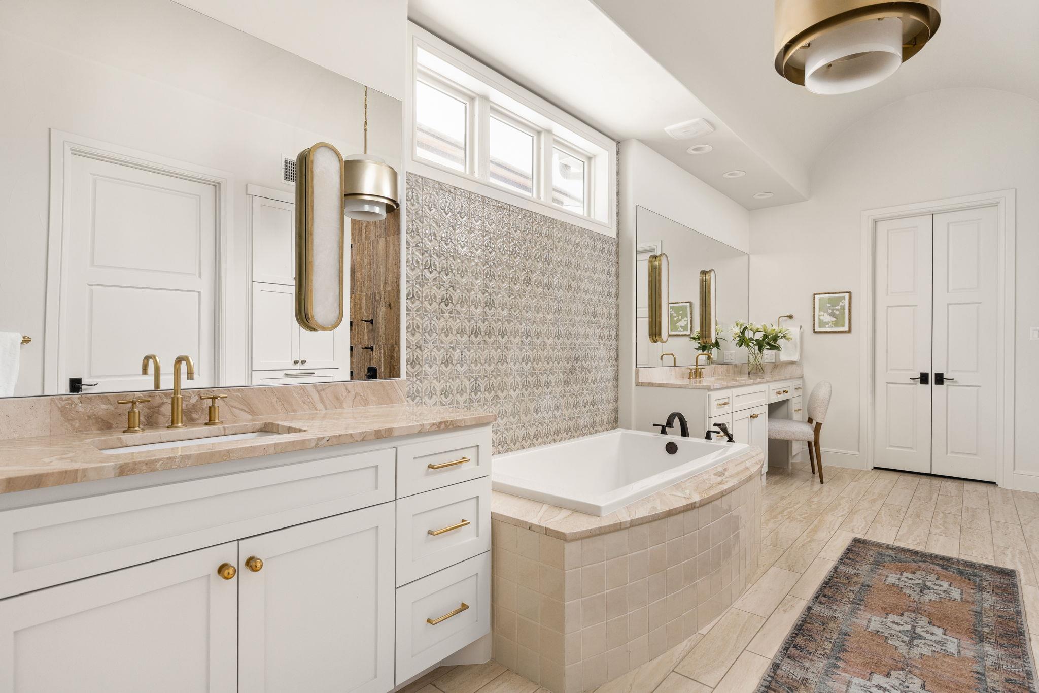 8217 Carranzo Dr W, Austin, TX 78735