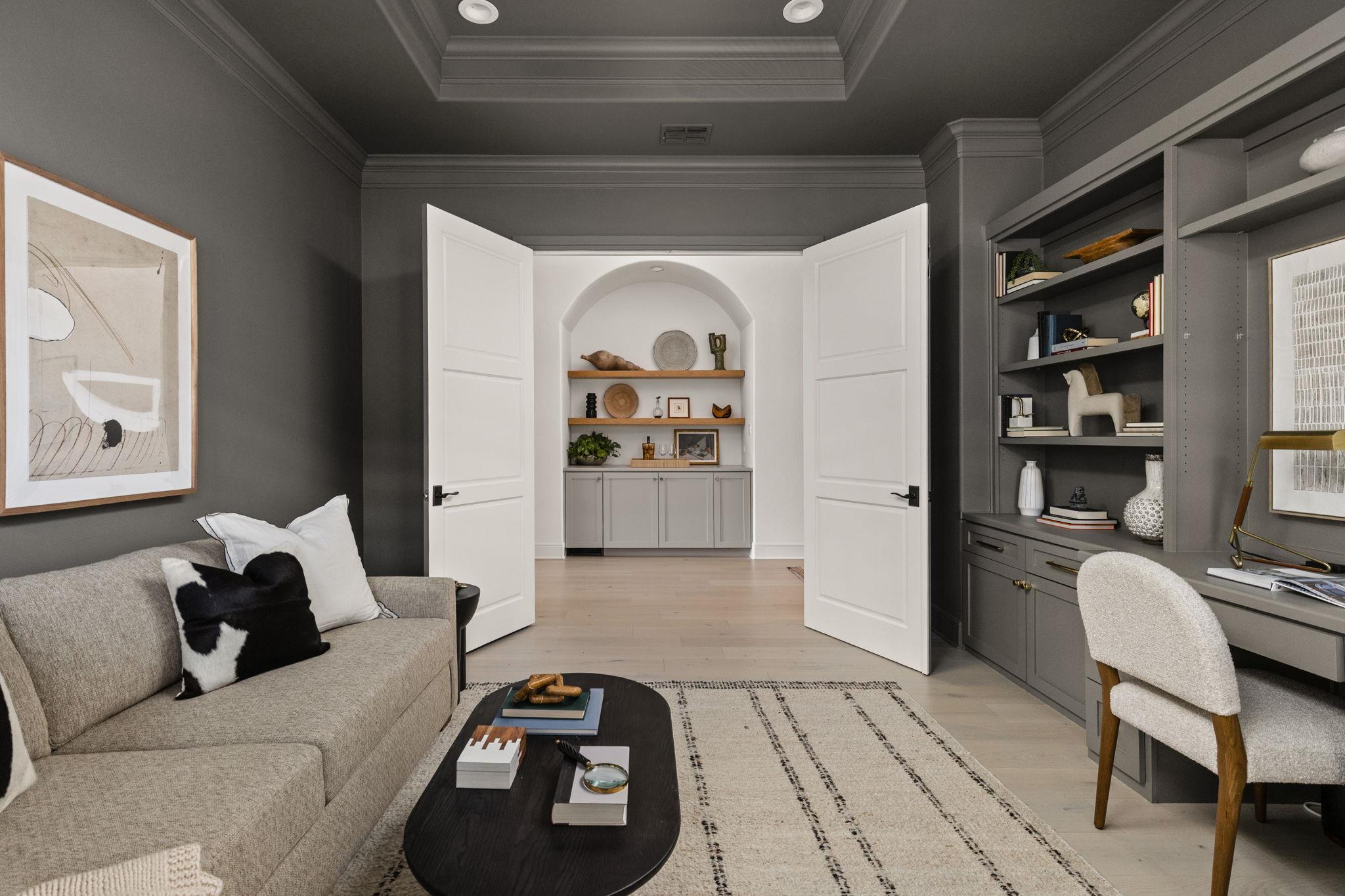 8217 Carranzo Dr W, Austin, TX 78735