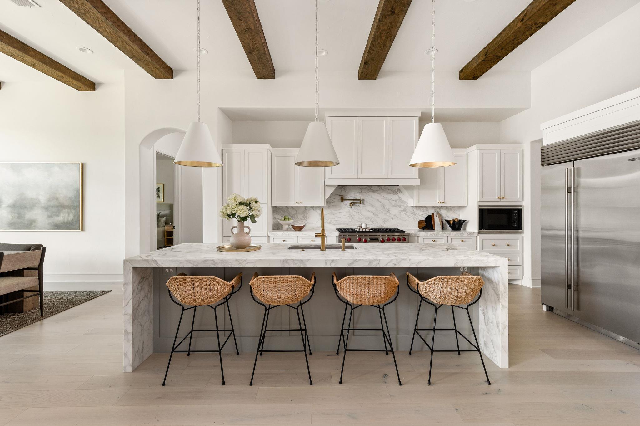 8217 Carranzo Dr W, Austin, TX 78735