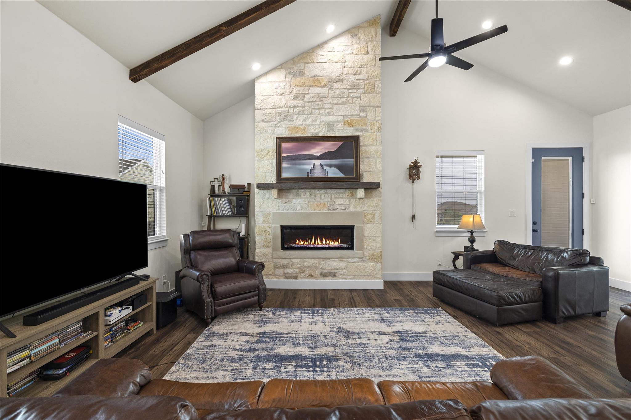 121 Feather Way, Fredericksburg, TX 78624