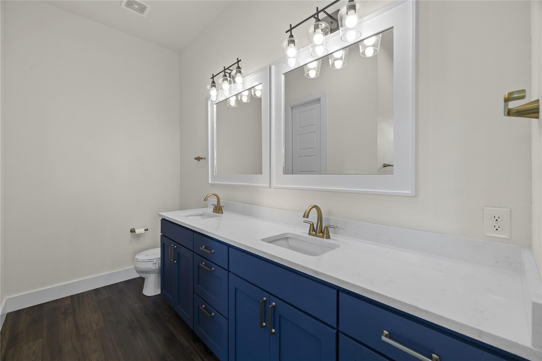 121 Feather Way, Fredericksburg, TX 78624