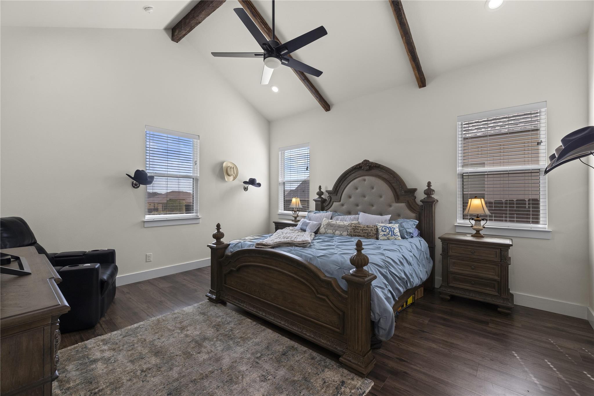 121 Feather Way, Fredericksburg, TX 78624