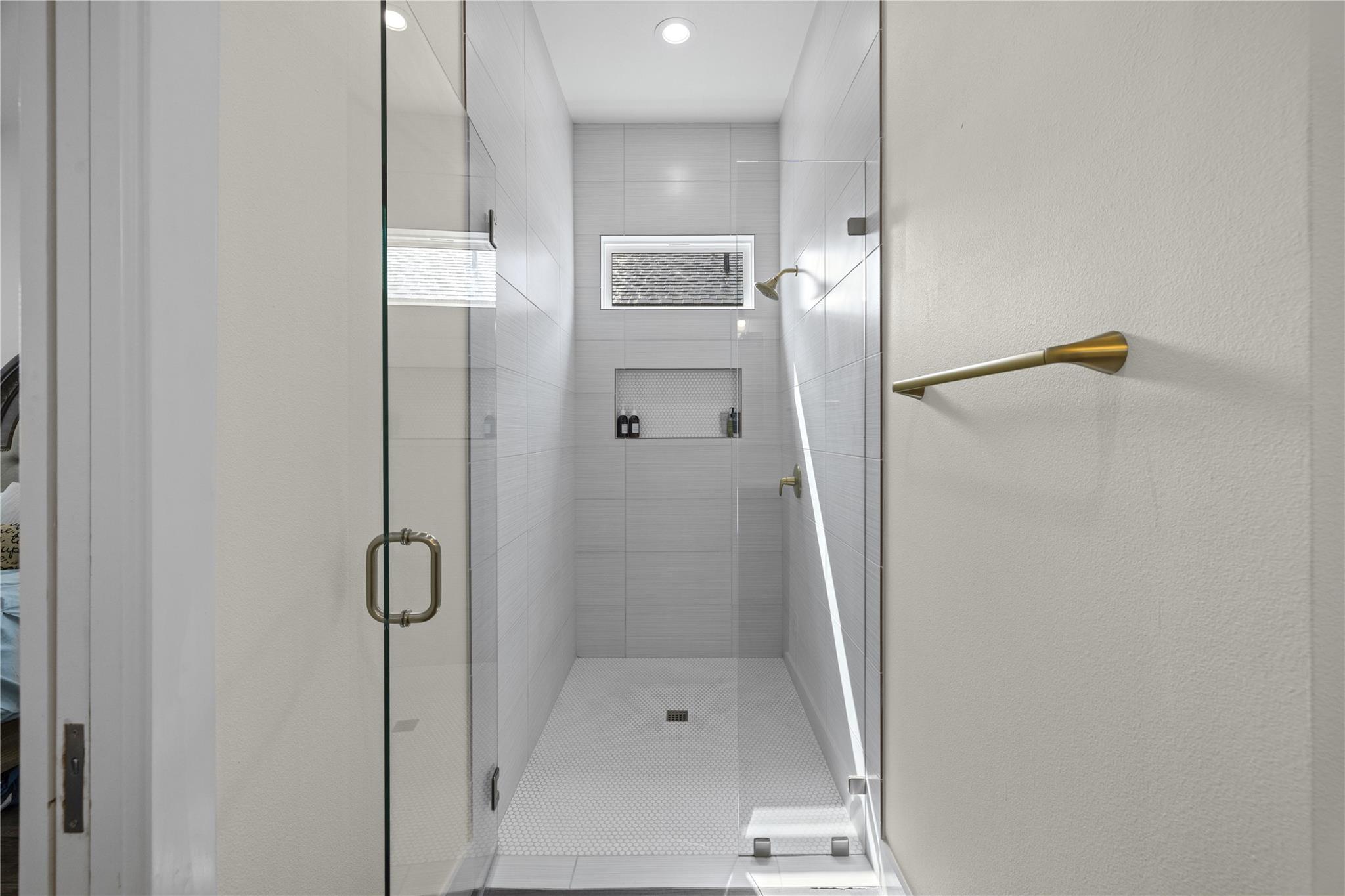 121 Feather Way, Fredericksburg, TX 78624