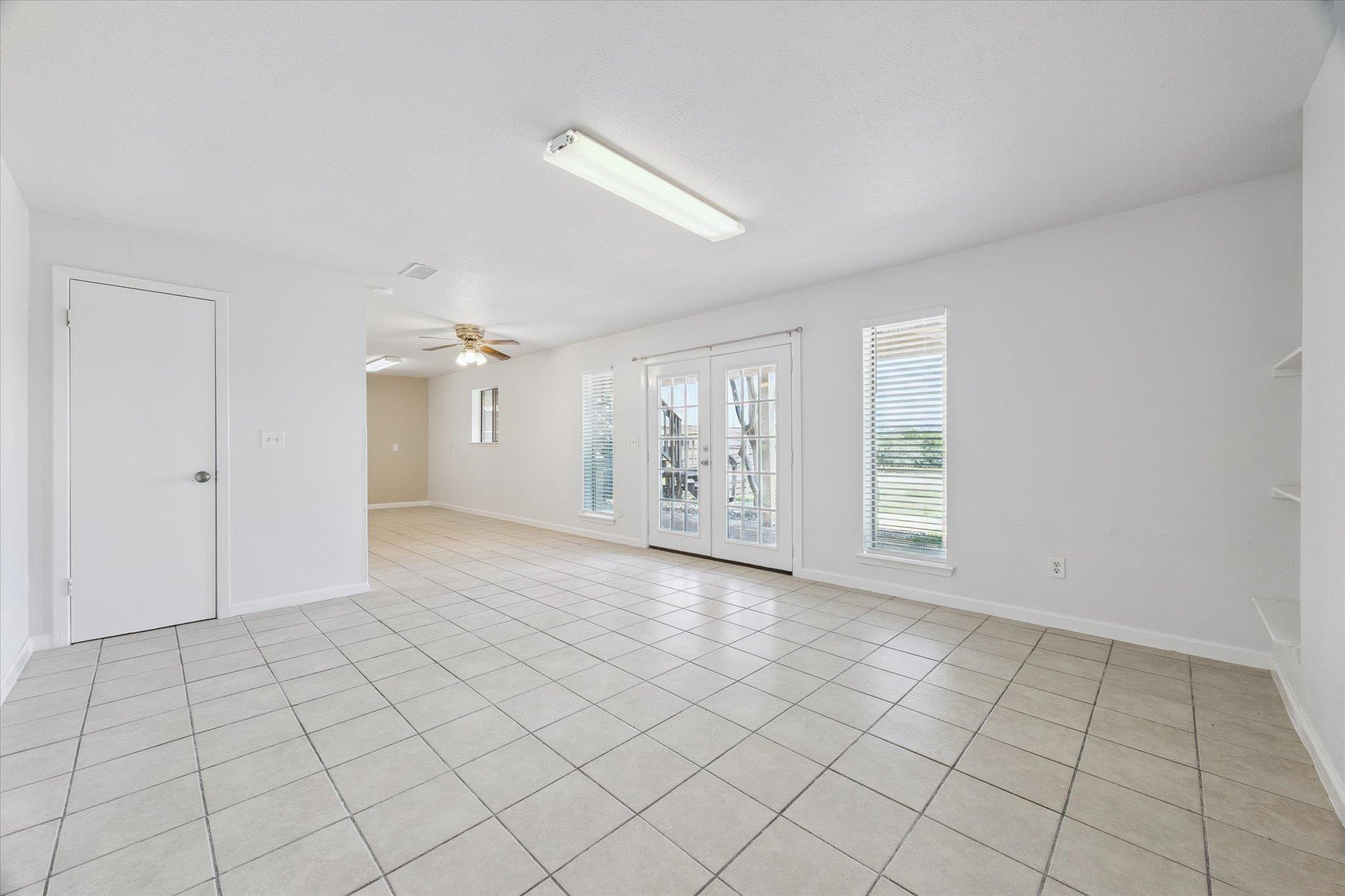 3205 Mac Arthur Ave # B, Lago Vista, TX 78645