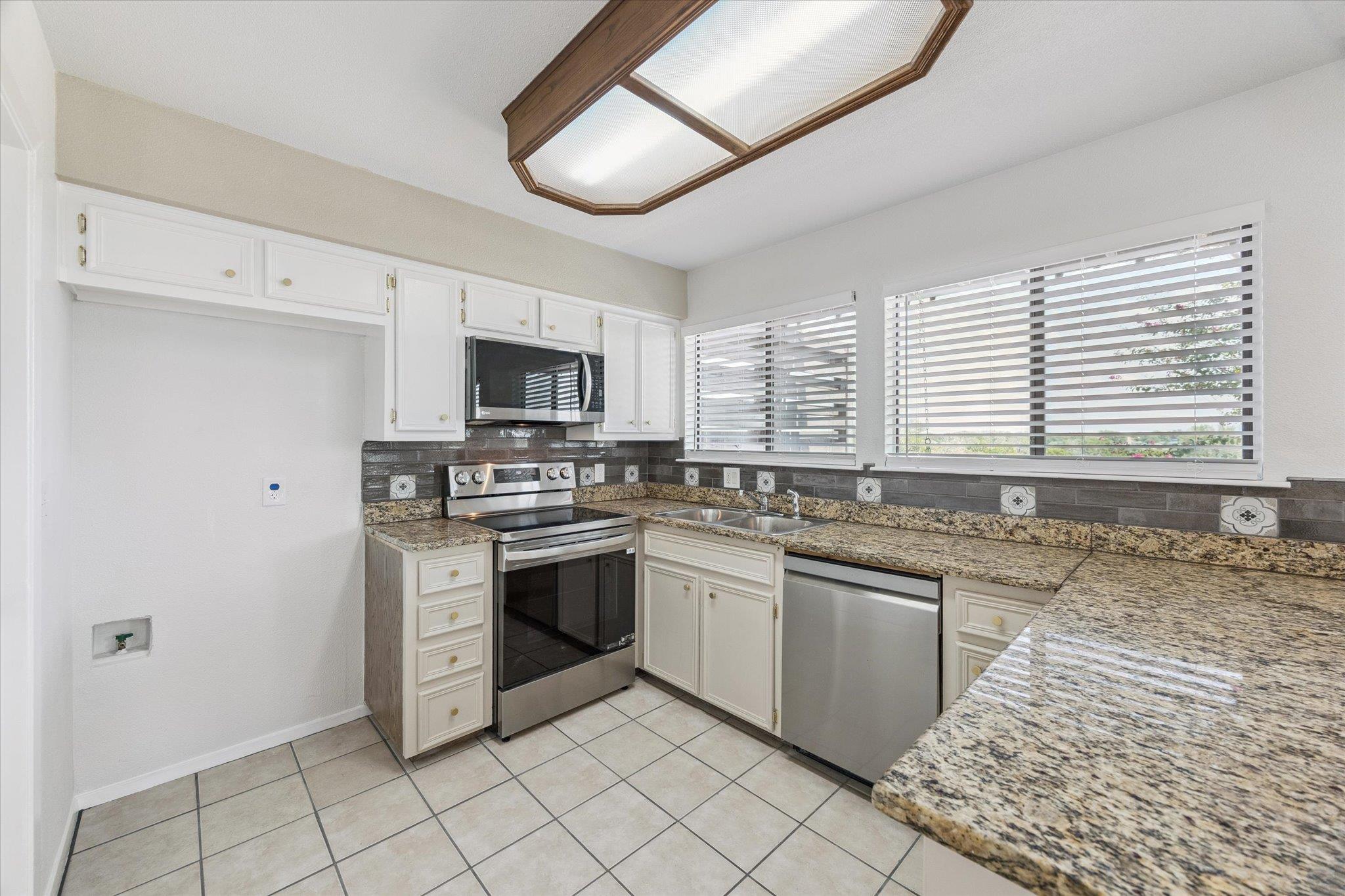 3205 Mac Arthur Ave # B, Lago Vista, TX 78645