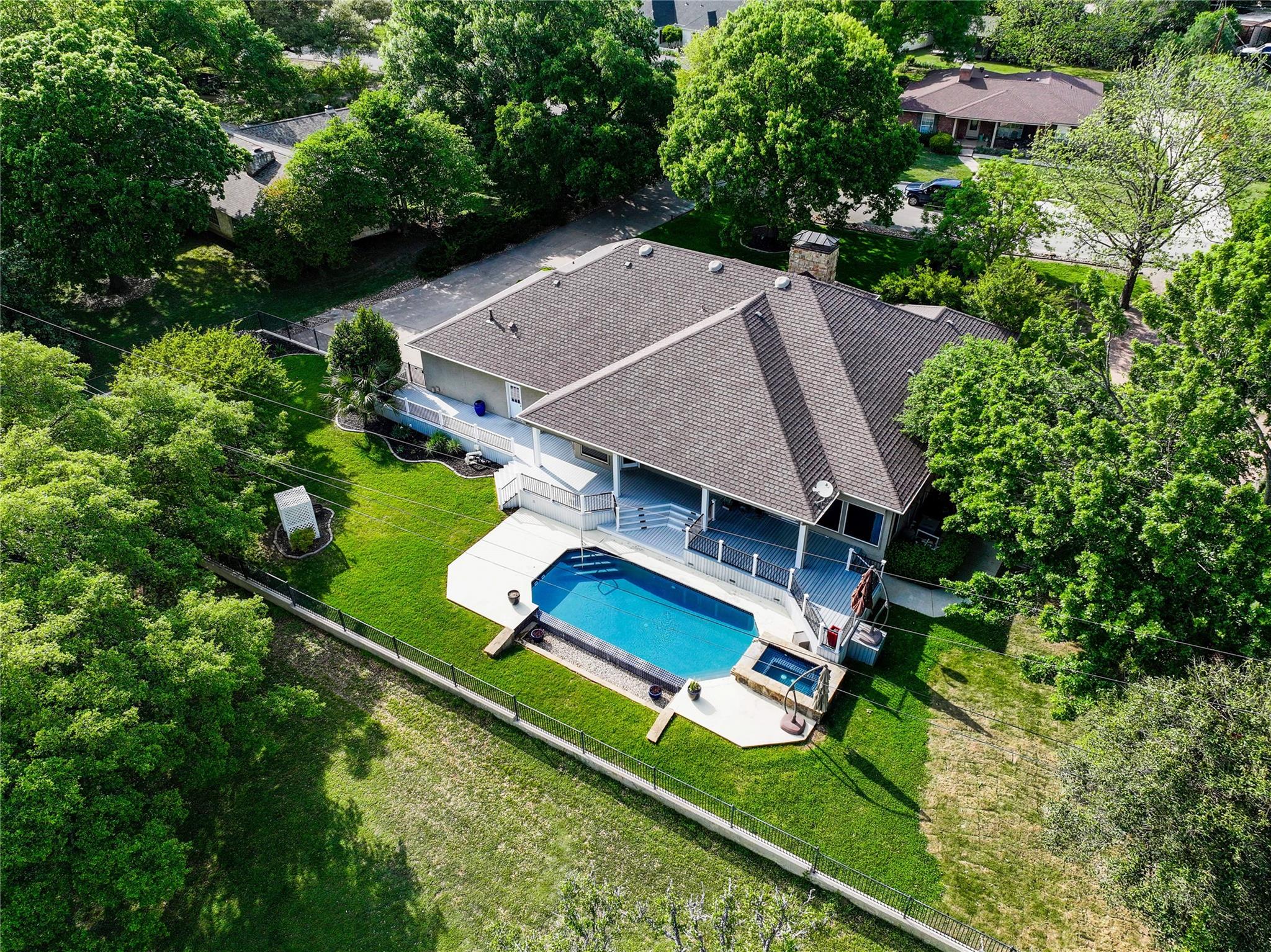 1111 Mill Creek Dr, Salado, TX 76571