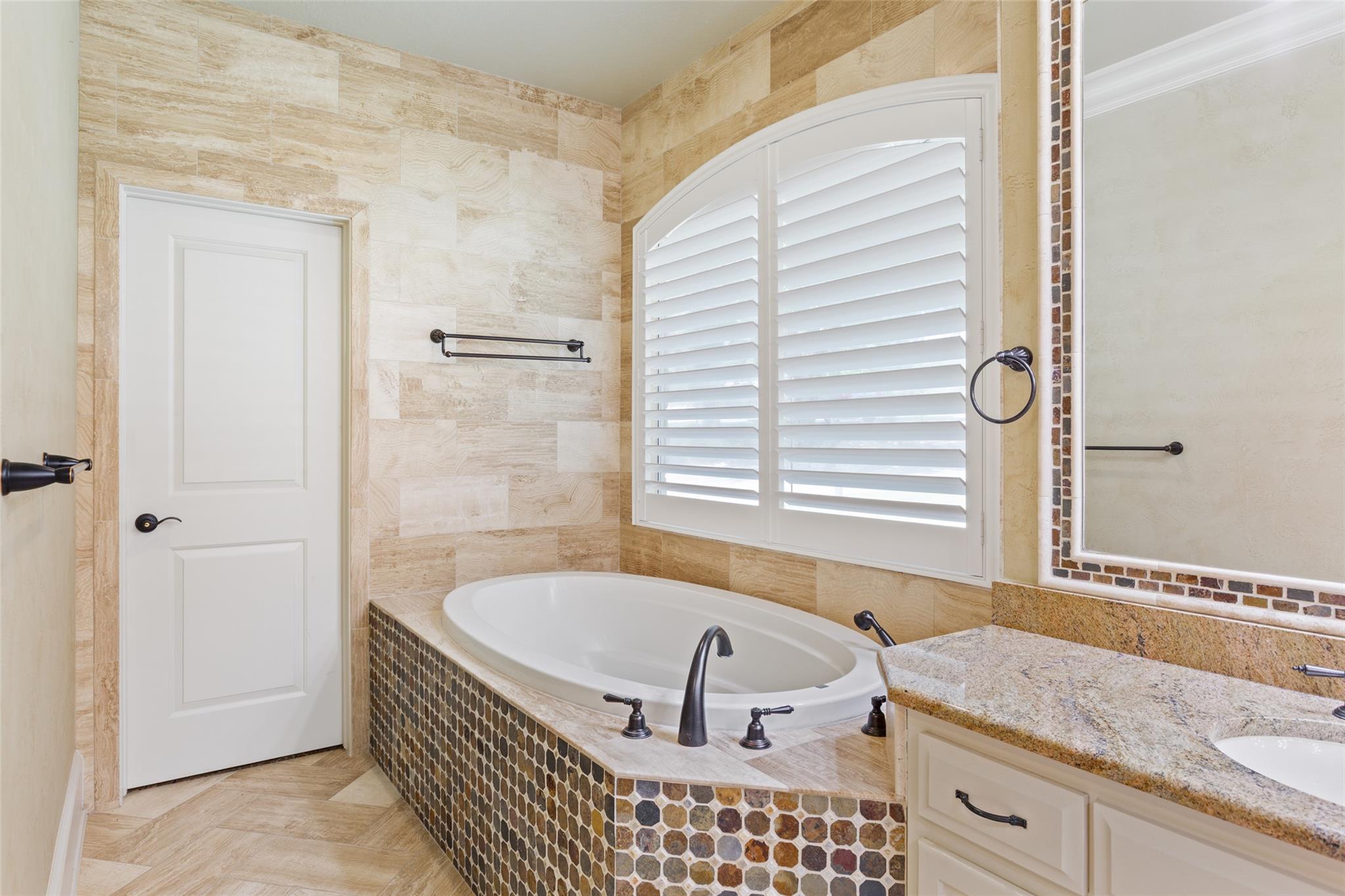 1111 Mill Creek Dr, Salado, TX 76571