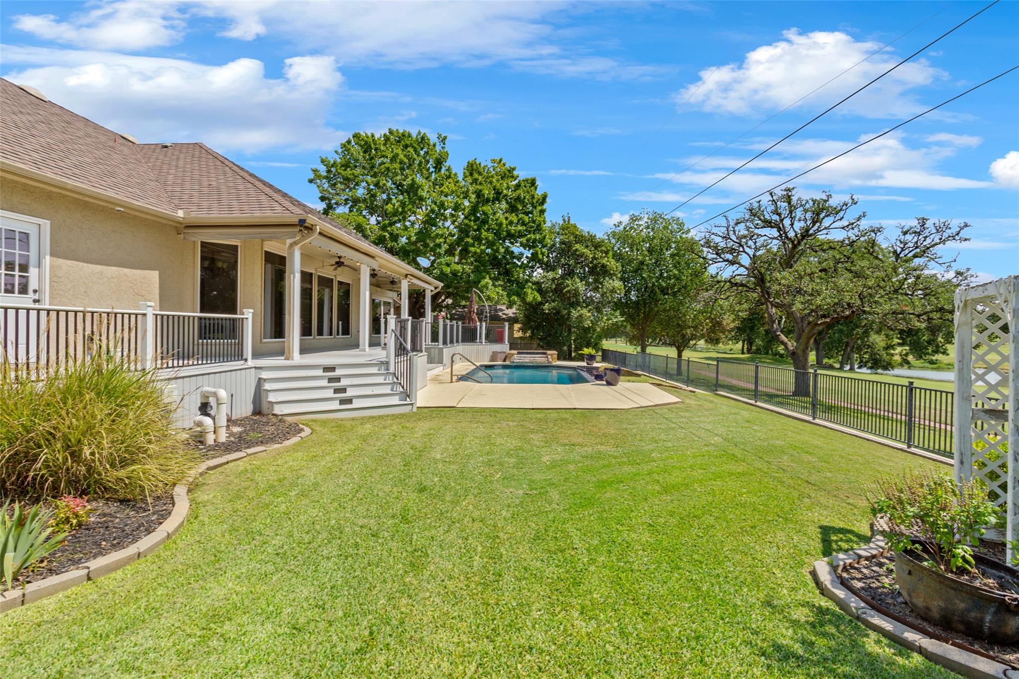 1111 Mill Creek Dr, Salado, TX 76571