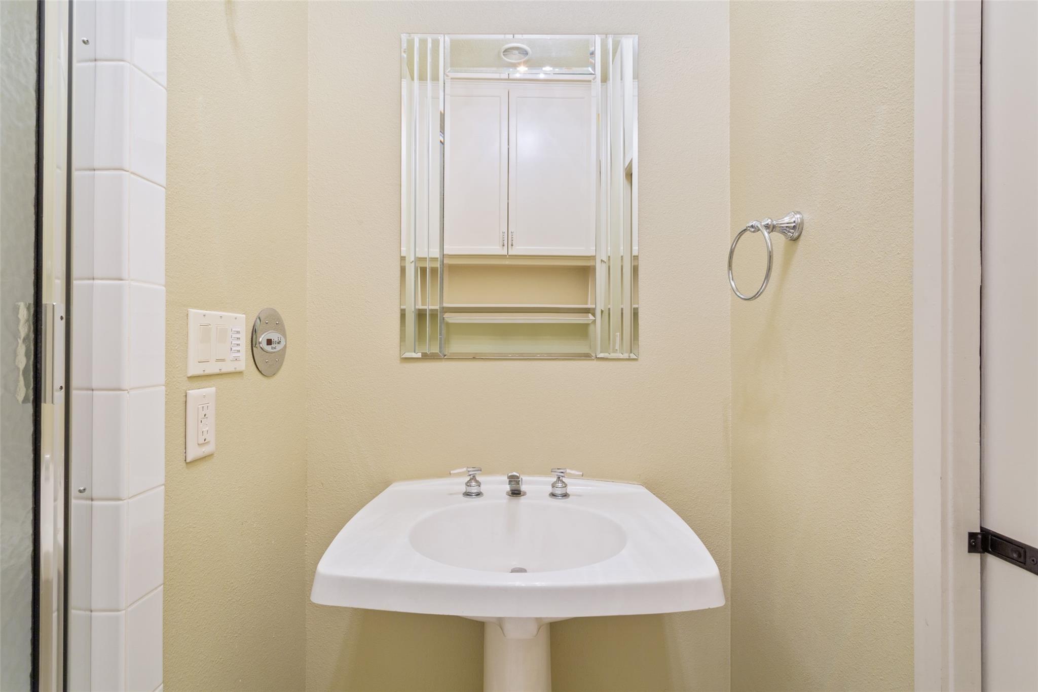 1111 Mill Creek Dr, Salado, TX 76571