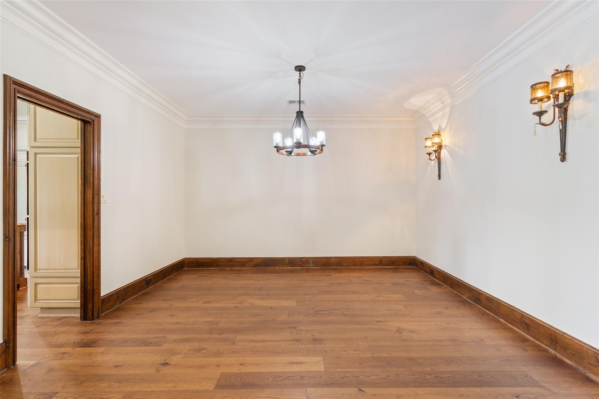 1111 Mill Creek Dr, Salado, TX 76571