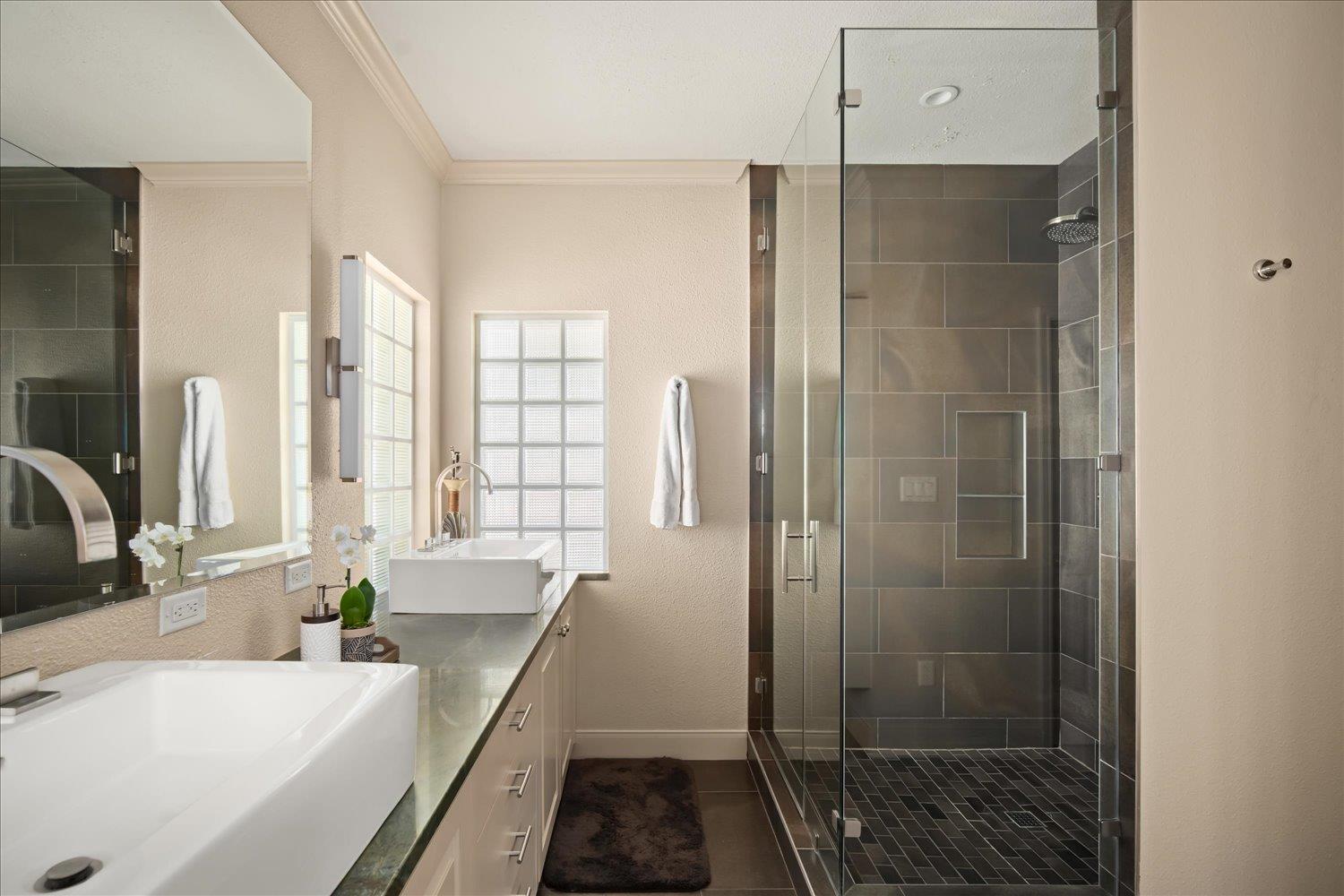 112 White Sands Dr, Lakeway, TX 78734