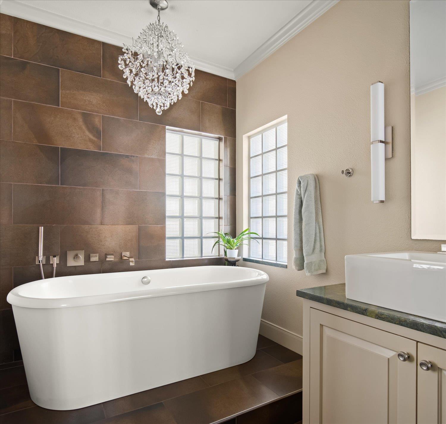 112 White Sands Dr, Lakeway, TX 78734