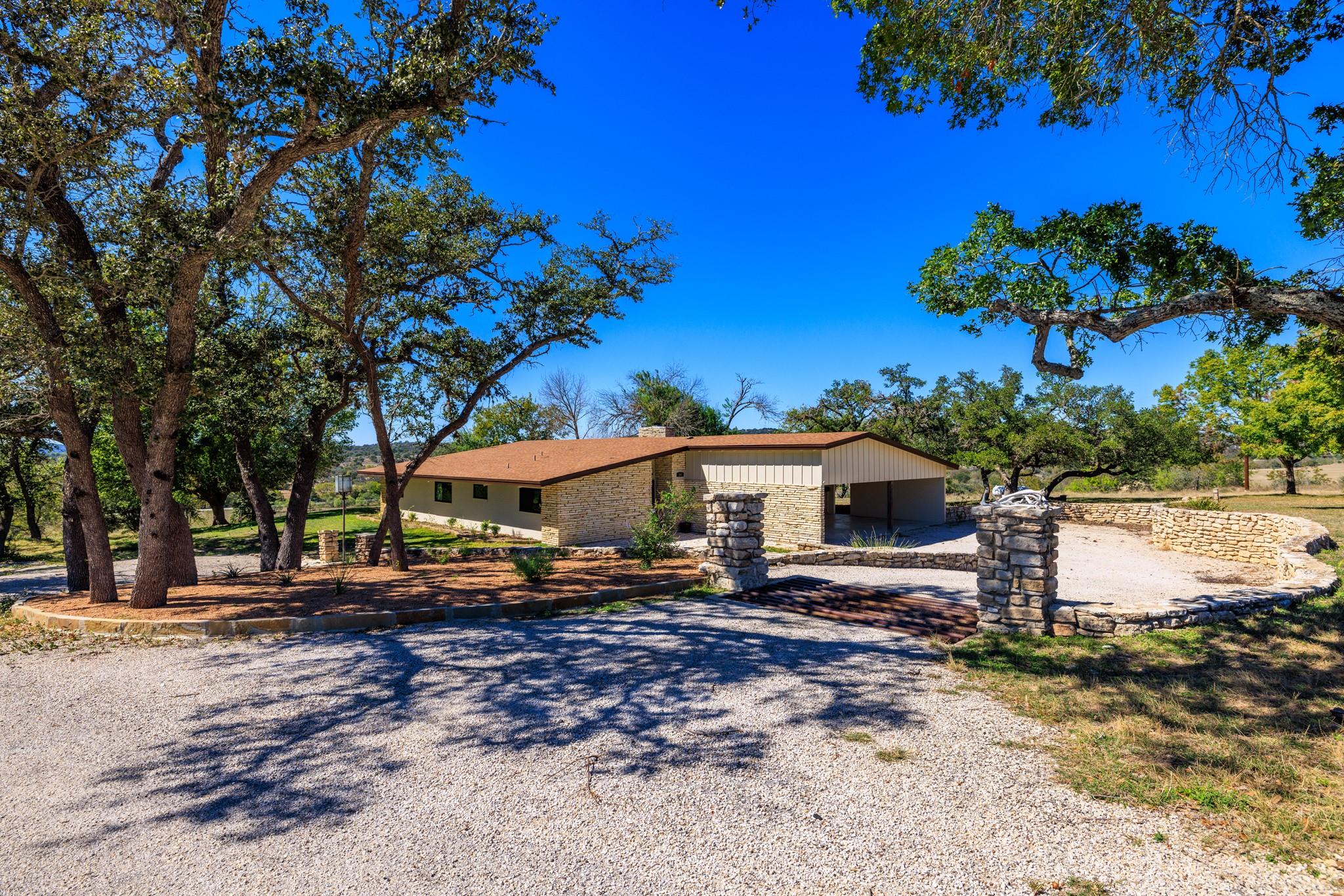 241 N US 87 Highway, Comfort, TX 78013