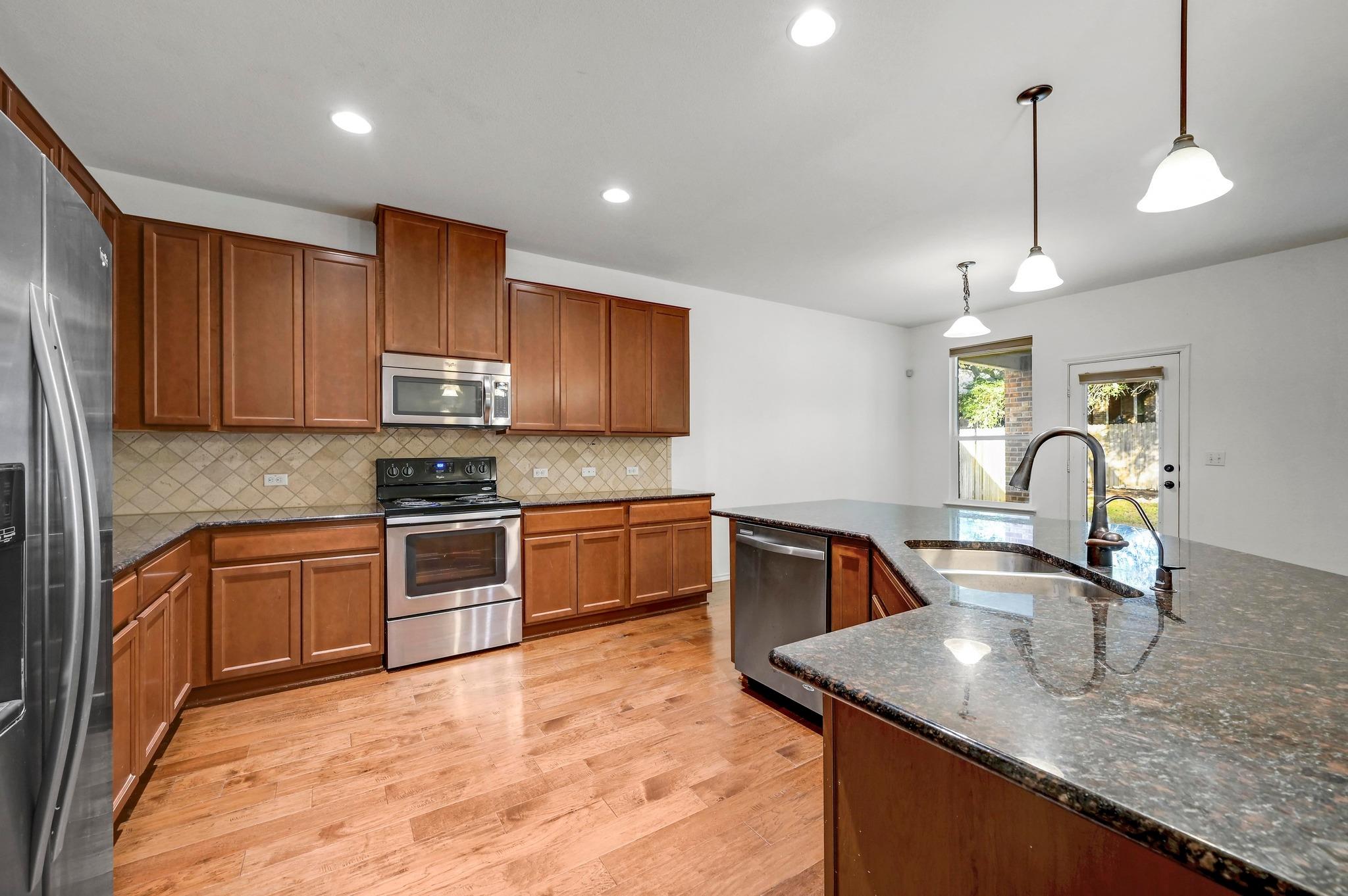 322 White Willow Dr, San Marcos, TX 78666