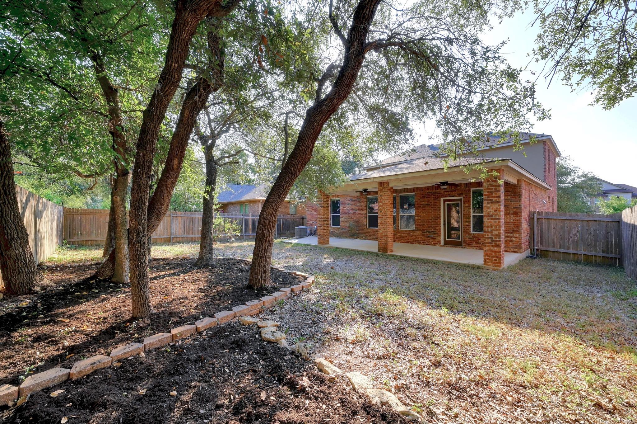 322 White Willow Dr, San Marcos, TX 78666