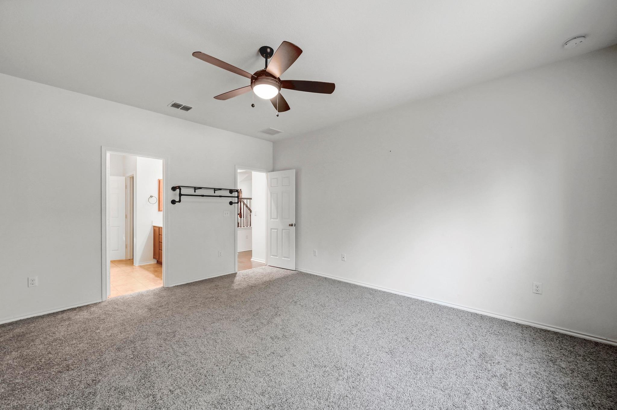 322 White Willow Dr, San Marcos, TX 78666