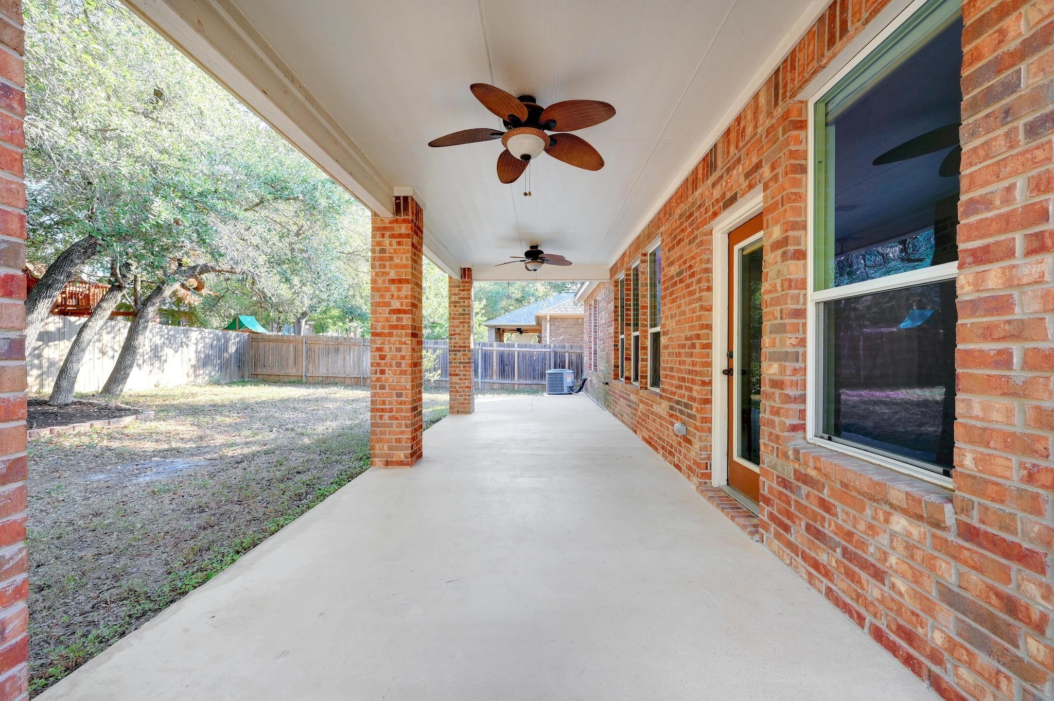 322 White Willow Dr, San Marcos, TX 78666