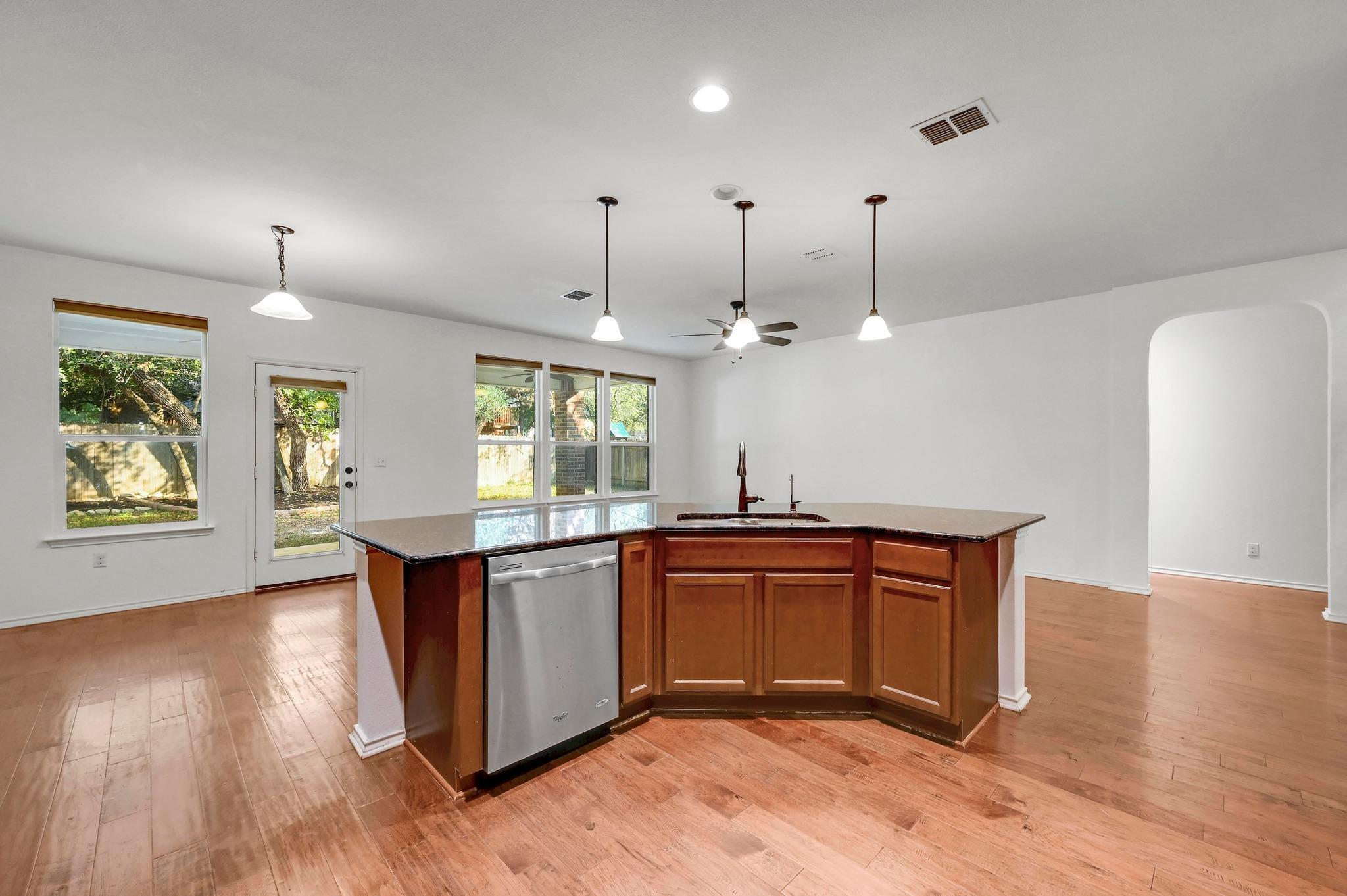 322 White Willow Dr, San Marcos, TX 78666