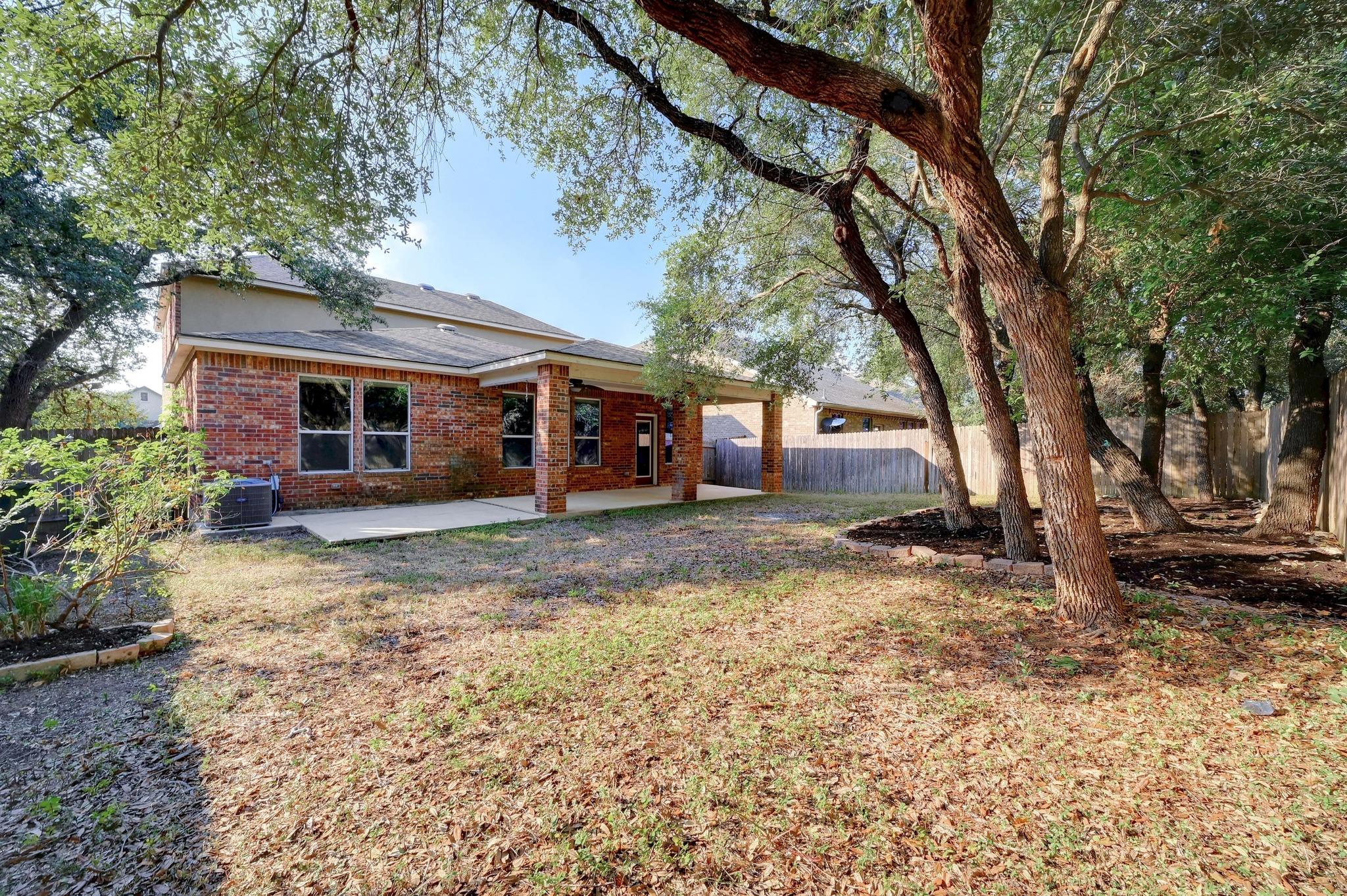 322 White Willow Dr, San Marcos, TX 78666