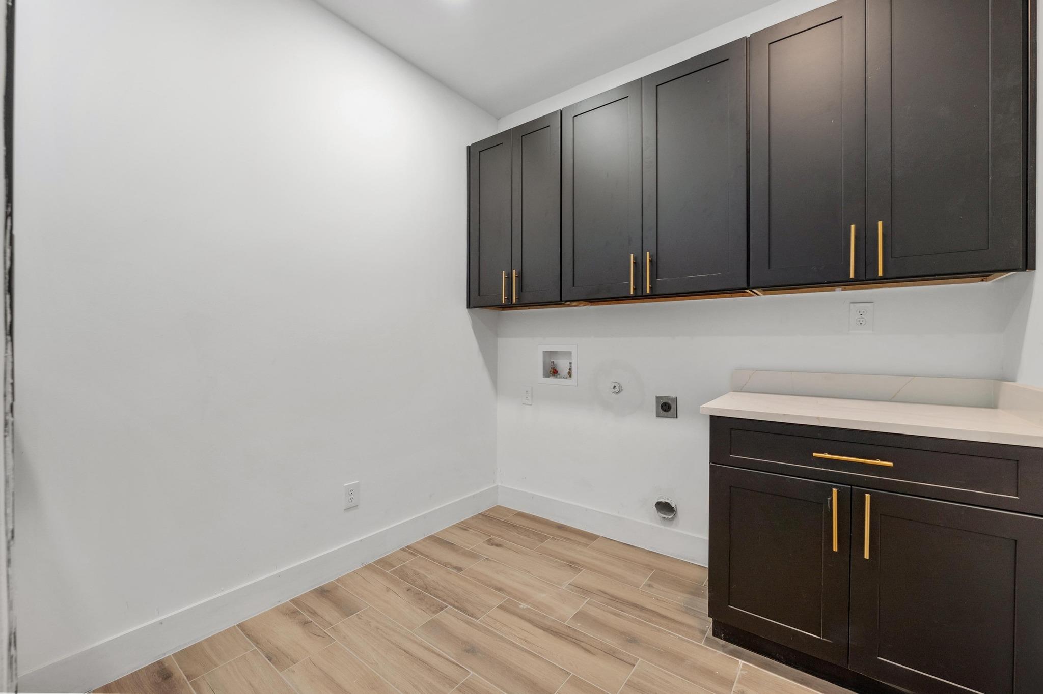 420 Bedford Dr, Spicewood, TX 78669