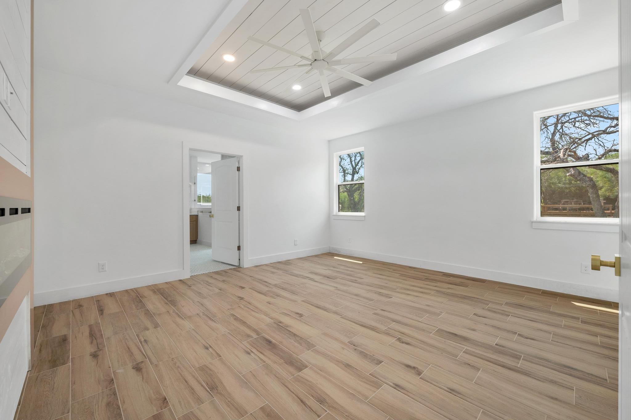 420 Bedford Dr, Spicewood, TX 78669