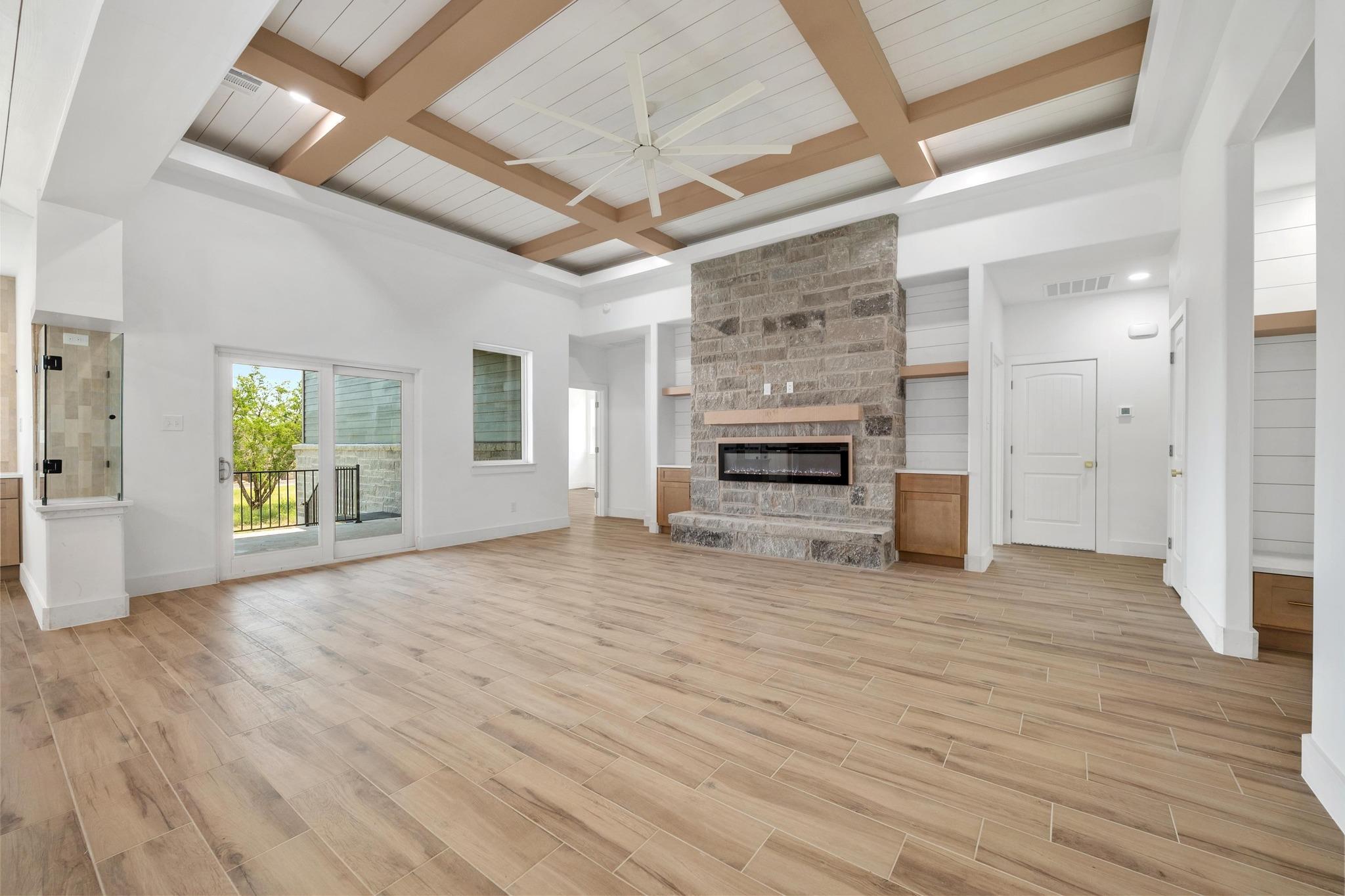 420 Bedford Dr, Spicewood, TX 78669