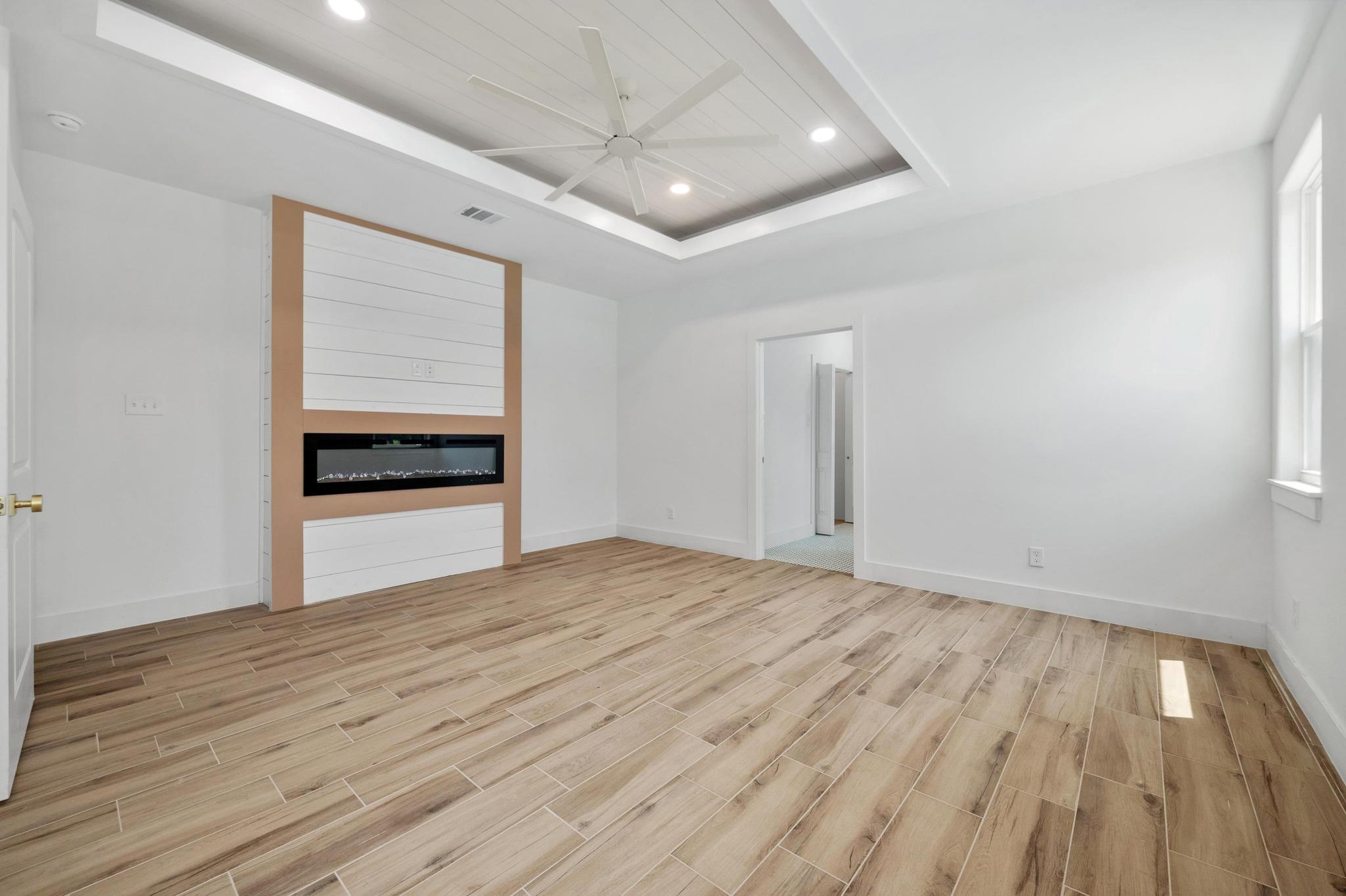 420 Bedford Dr, Spicewood, TX 78669