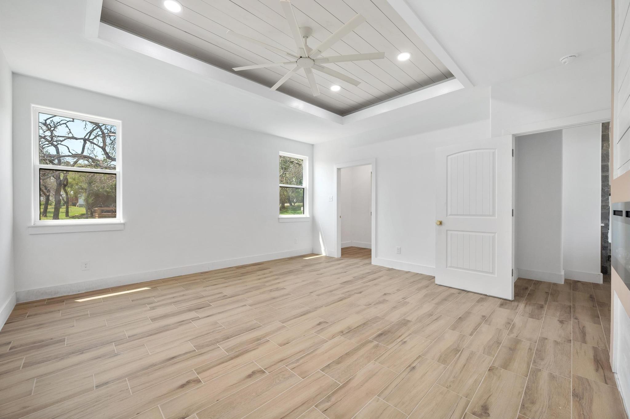 420 Bedford Dr, Spicewood, TX 78669