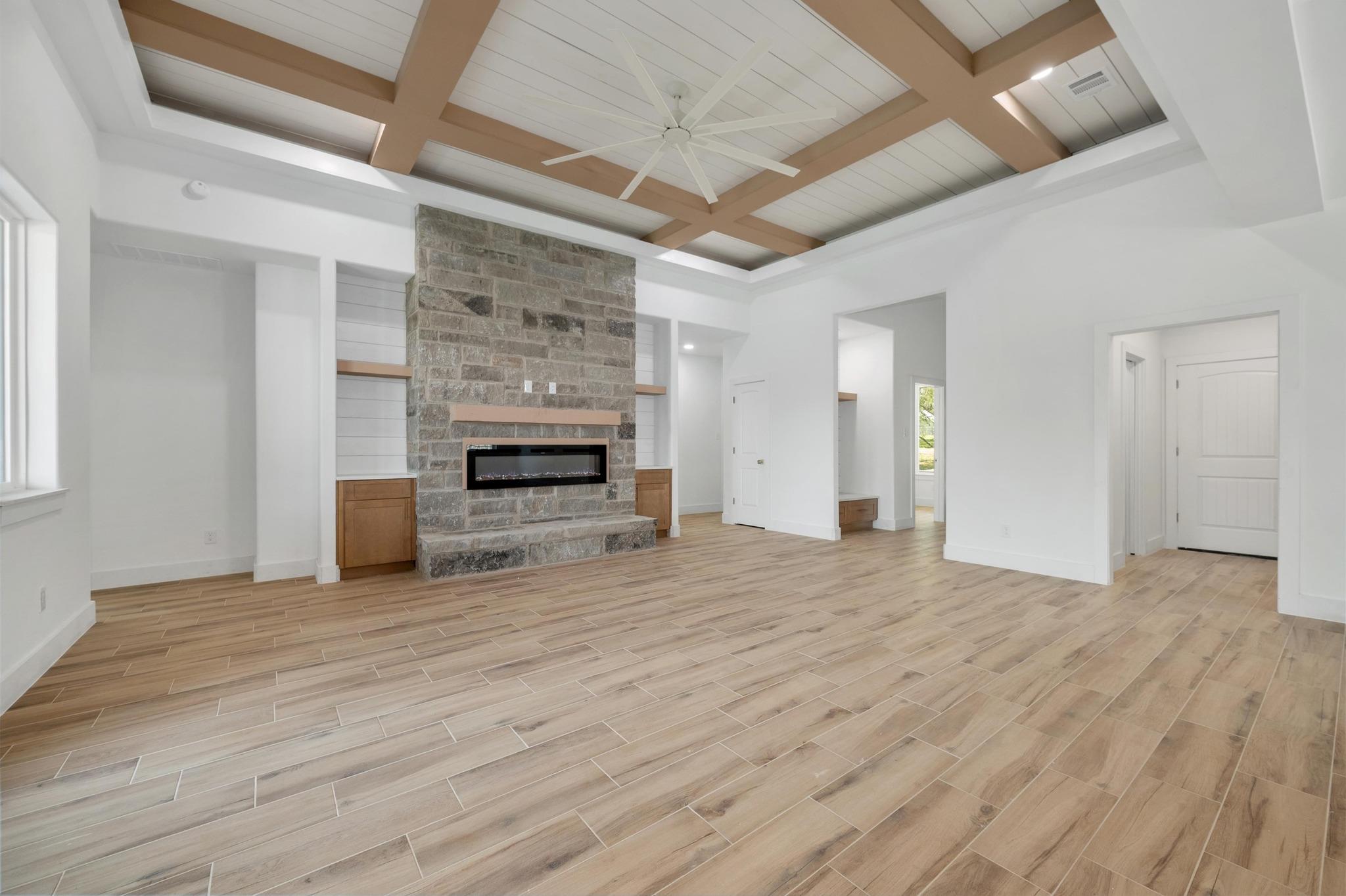 420 Bedford Dr, Spicewood, TX 78669