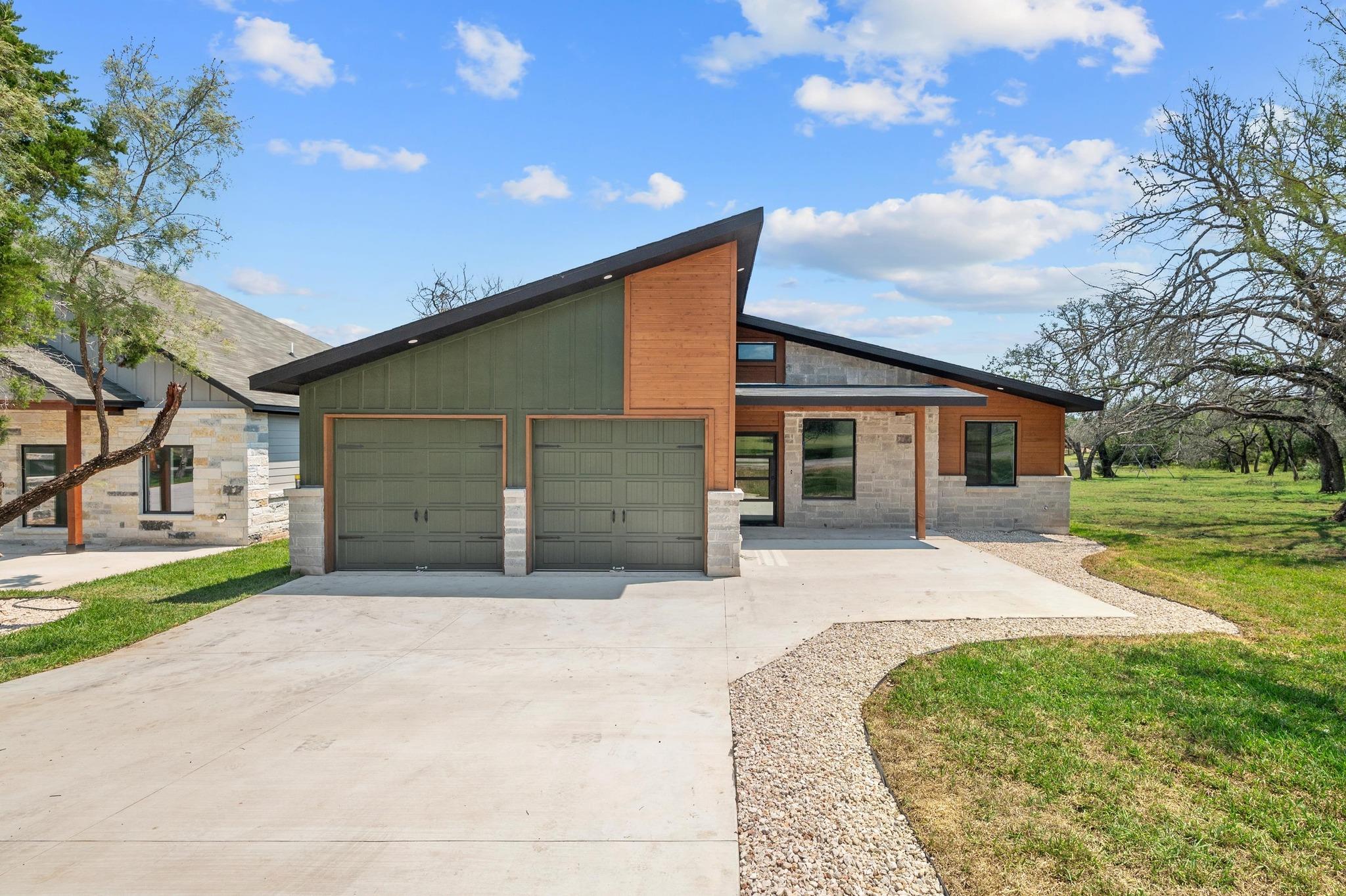 420 Bedford Dr, Spicewood, TX 78669