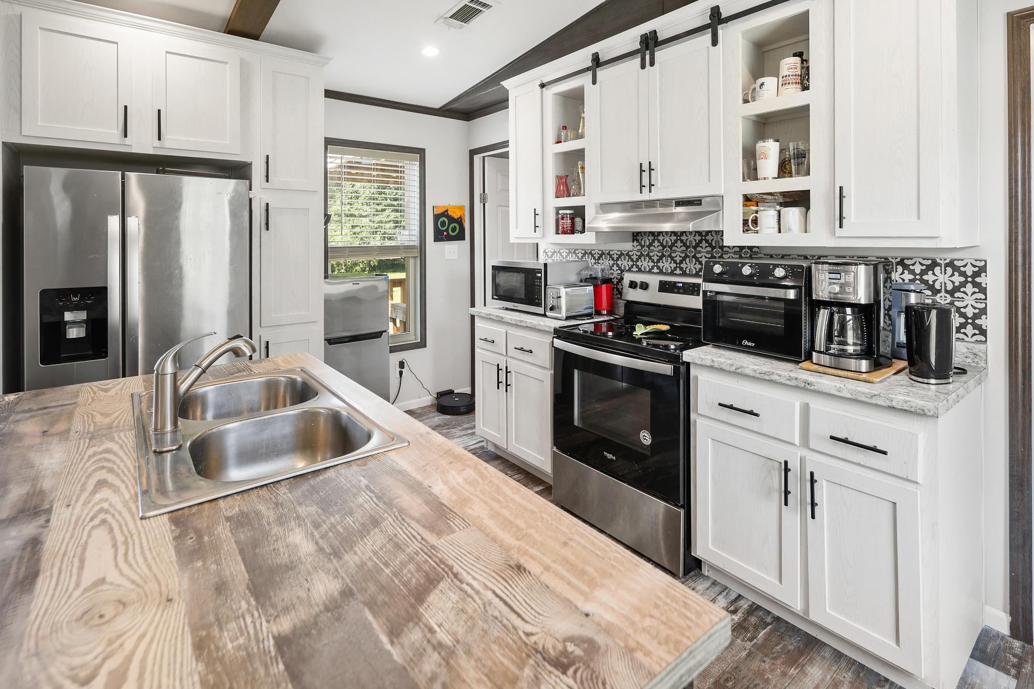 6881 FM 2000, Caldwell, TX 77836