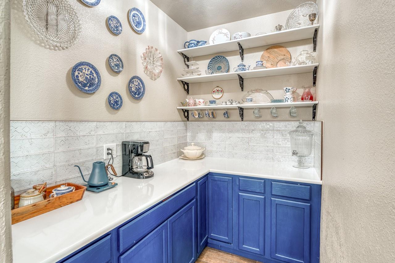 202 N Big Spur, Horseshoe Bay, TX 78657