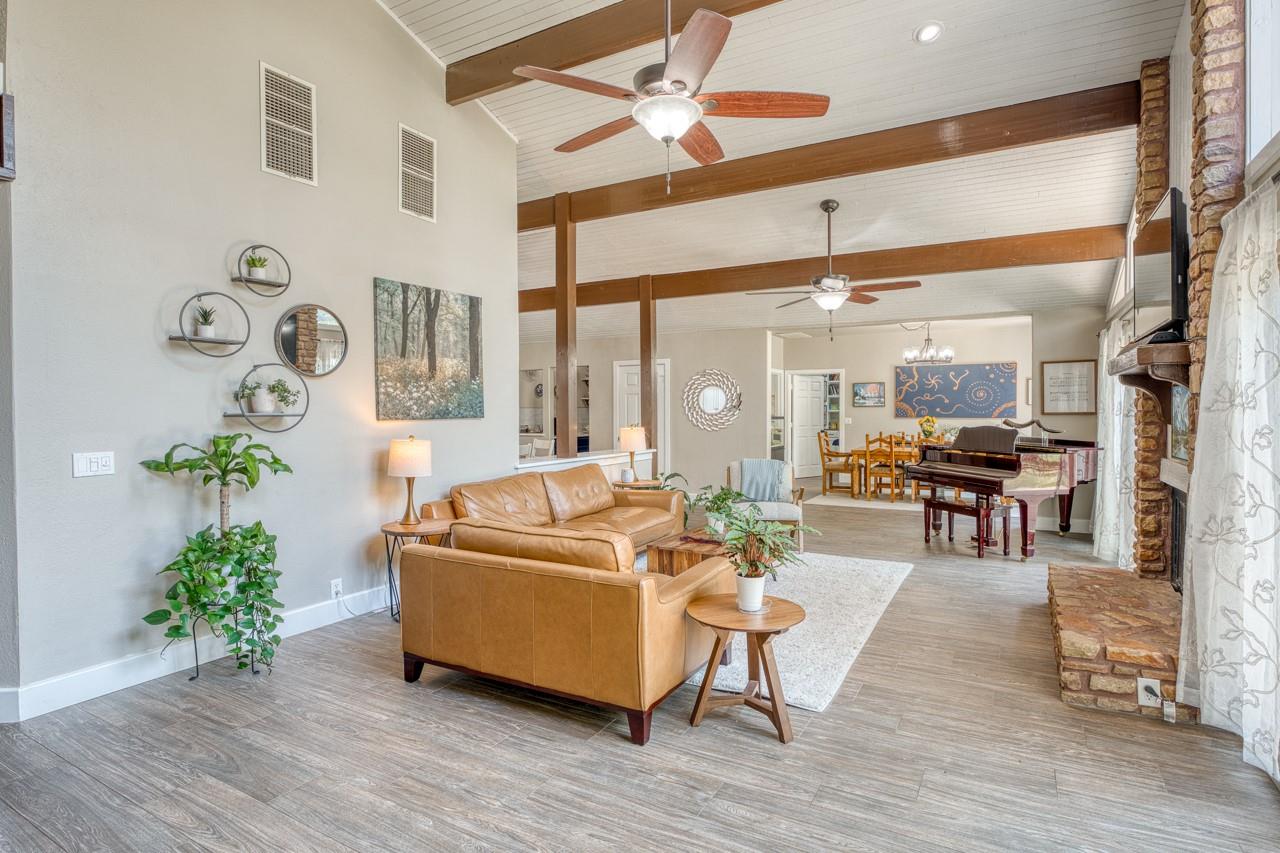 202 N Big Spur, Horseshoe Bay, TX 78657