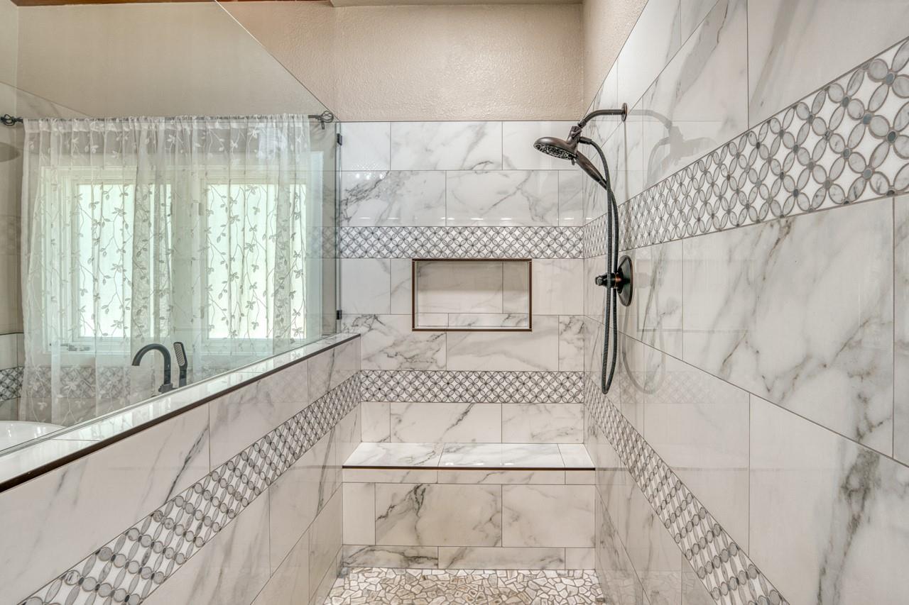 202 N Big Spur, Horseshoe Bay, TX 78657