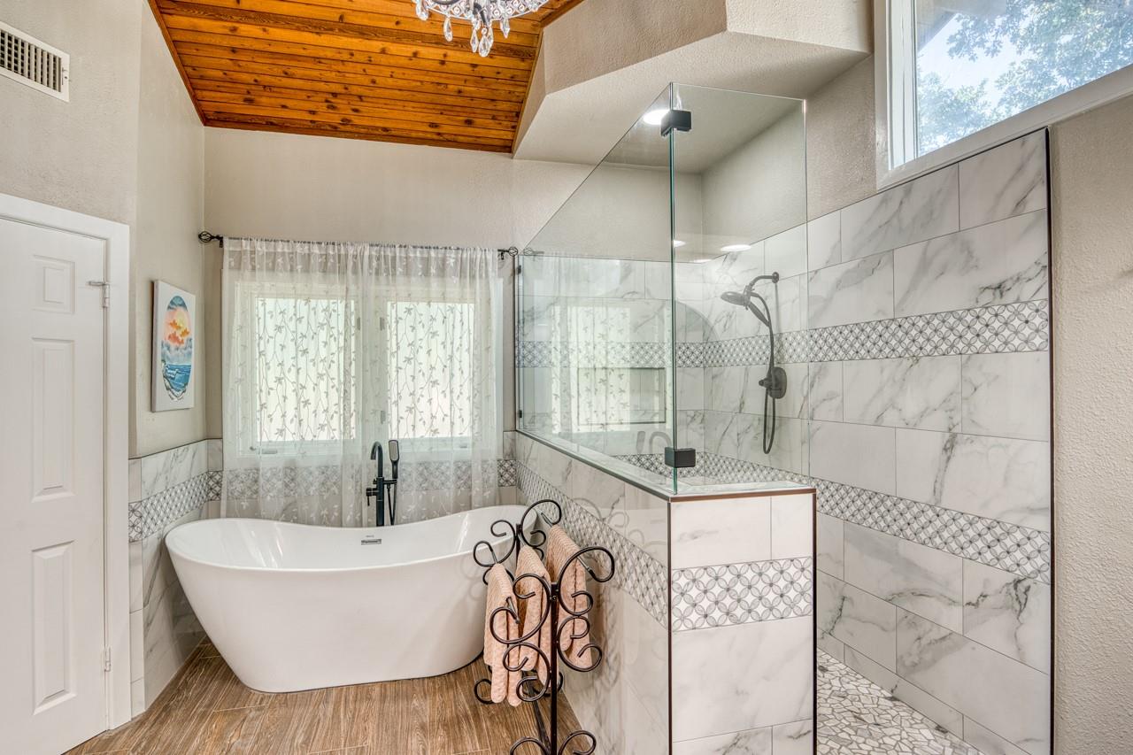 202 N Big Spur, Horseshoe Bay, TX 78657